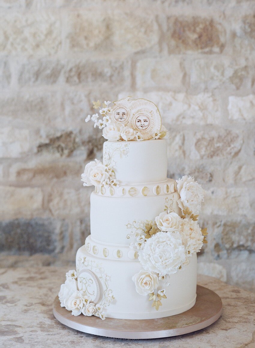 www.santabarbarawedding.com | Elizabeth Messina Photography | Robyn Loves Cake | Three Tiered Wedding Cake with Flowers