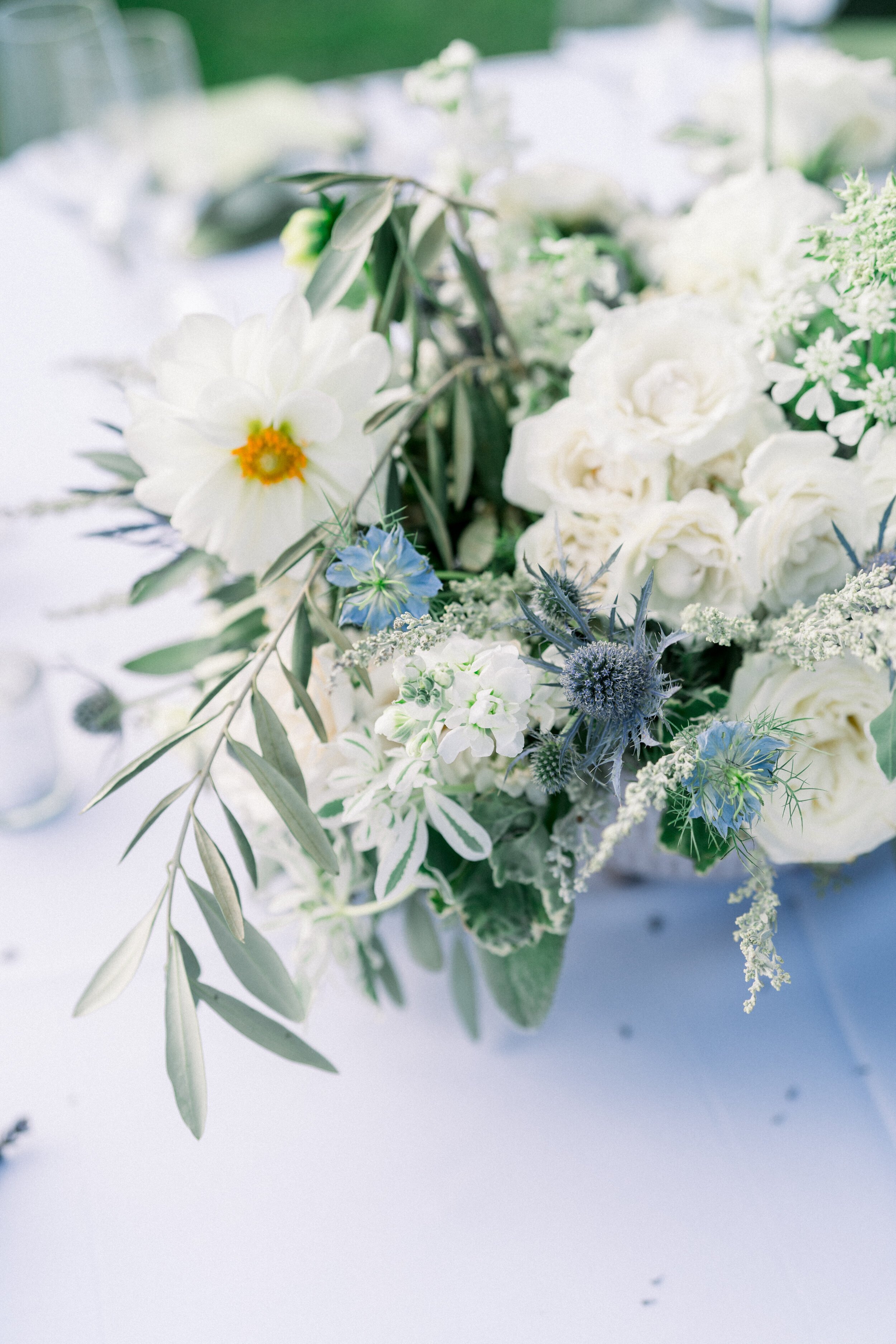 www.santabarbarawedding.com | We Heart Photography | Elizabeth Ginder Events | Roblar Winery | Alexis Ireland Florals | Floral Centerpiece 