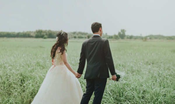 Create a Wedding Slideshow to Share Memories on your Special Day
