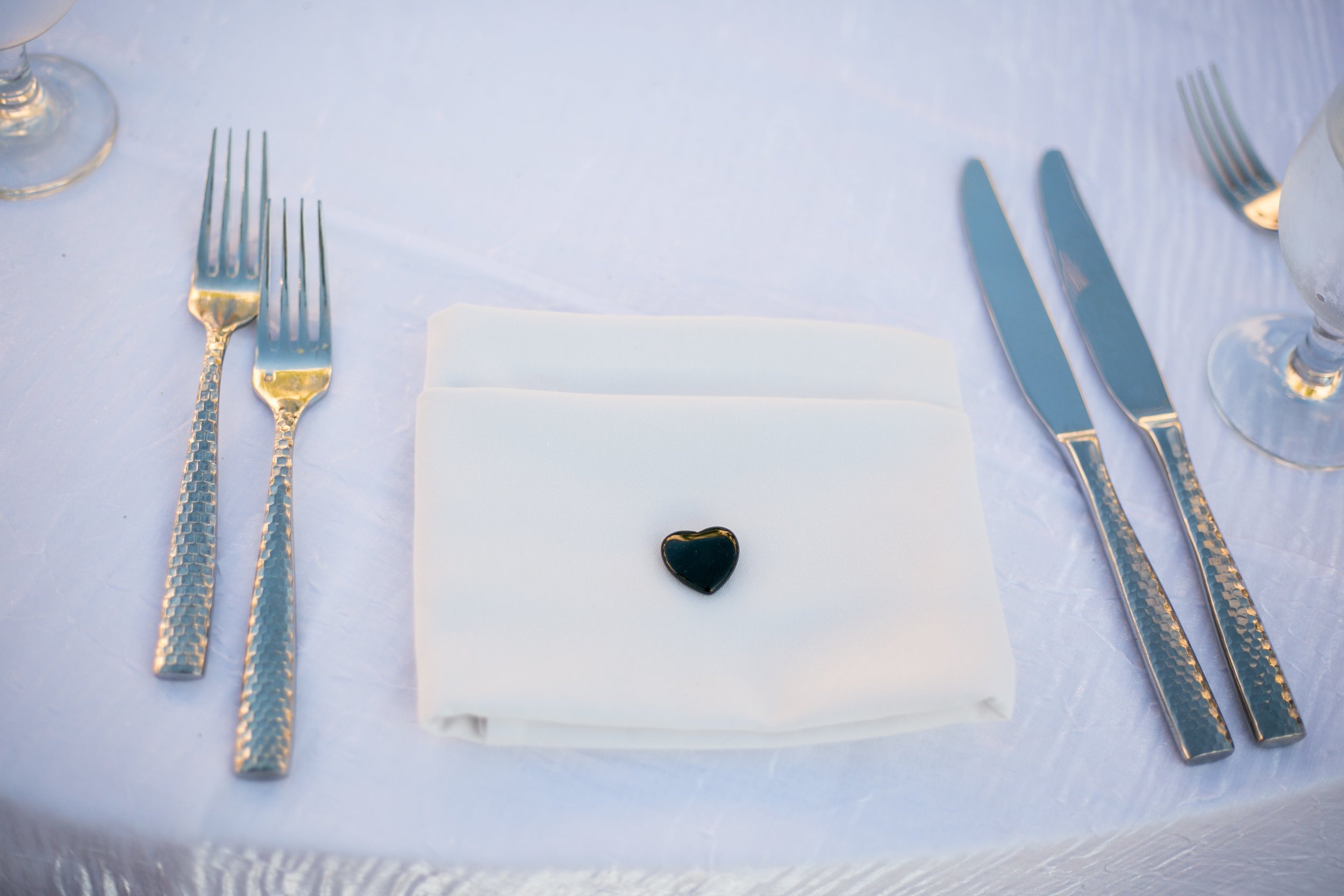 www.santabarbarawedding.com | Chris Schmitt Photography | Felici Events | Small Heart on Napkin 