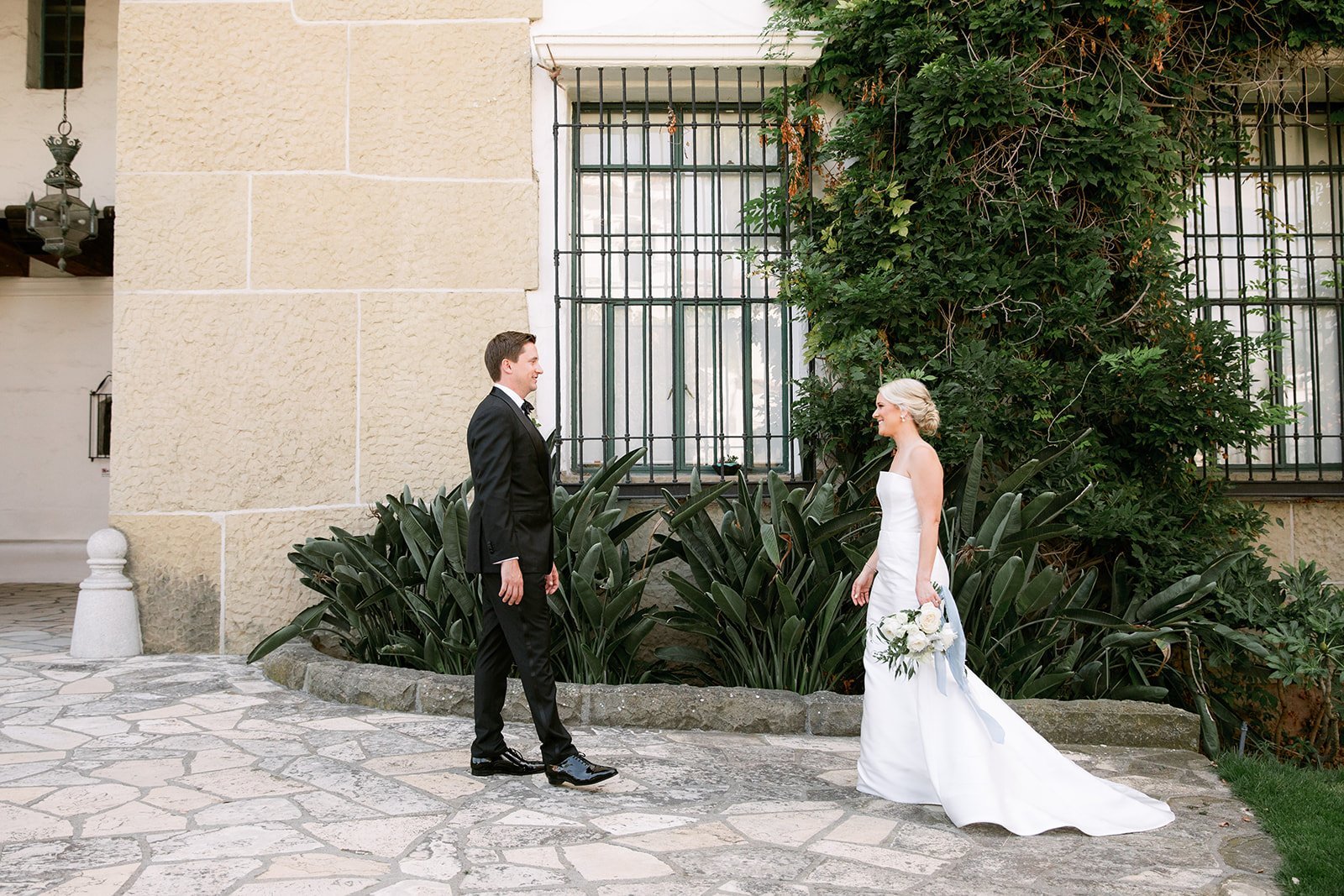 www.santabarbarawedding.com | Santa Barbara Courthouse | Amazing Days Events | Anna Delores Photography | Blushing Beauty | Anne Barge | Anna Le Pley Taylor | Bride and Groom First Look