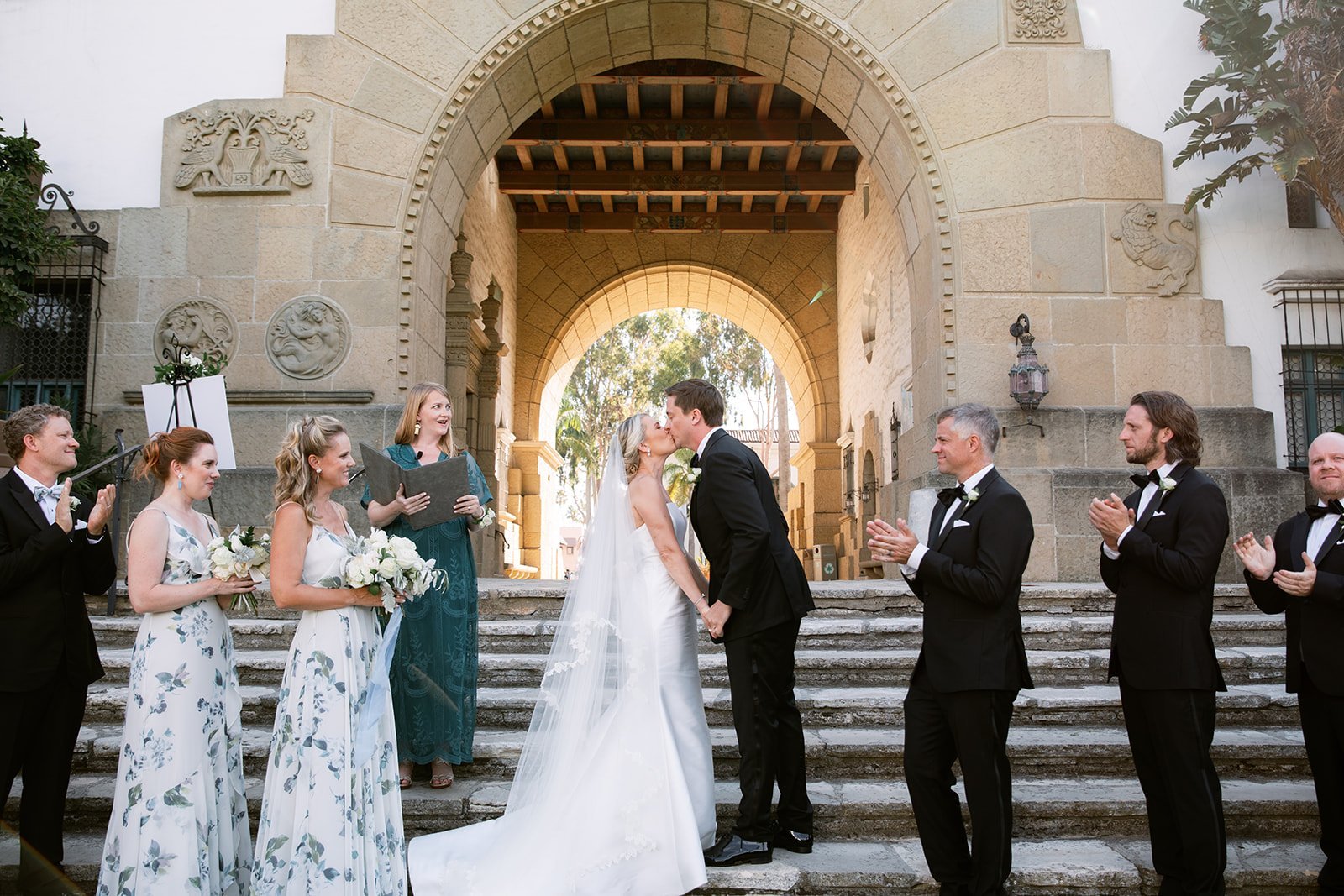 www.santabarbarawedding.com | Santa Barbara Courthouse | Amazing Days Events | Anna Delores Photography | Anna Le Pley Taylor | Ventura Rentals | Anne Barge | Couple Kisses at Ceremony 