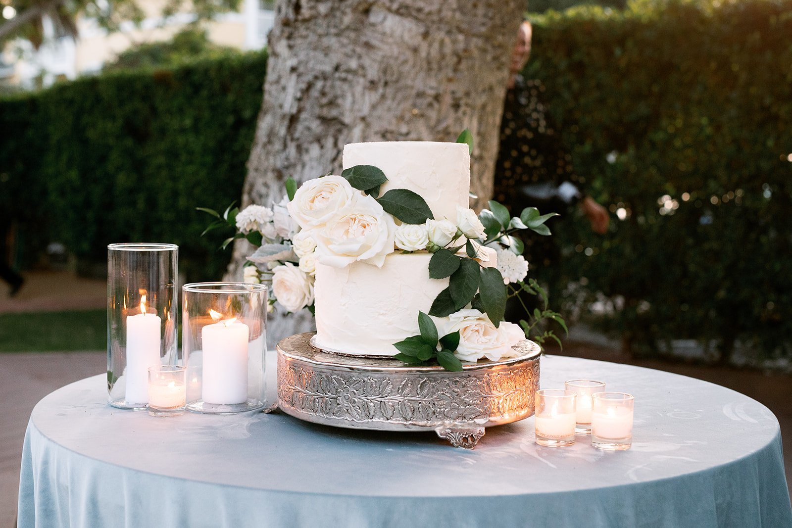 www.santabarbarawedding.com | Santa Barbara Club | Amazing Days Events | Anna Delores Photography | Ventura Rentals | I Like Pie Bake Shop | Wedding Cake 