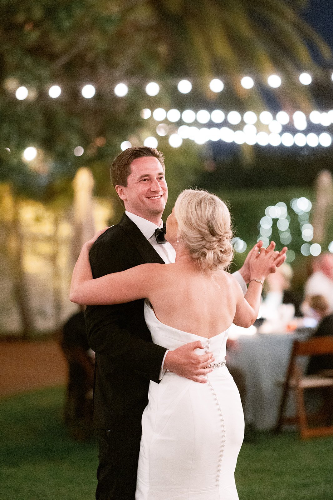 www.santabarbarawedding.com | Santa Barbara Club | Amazing Days Events | Anna Delores Photography | Ventura Rentals | DJ Zeke | Couple Dancing at Reception 