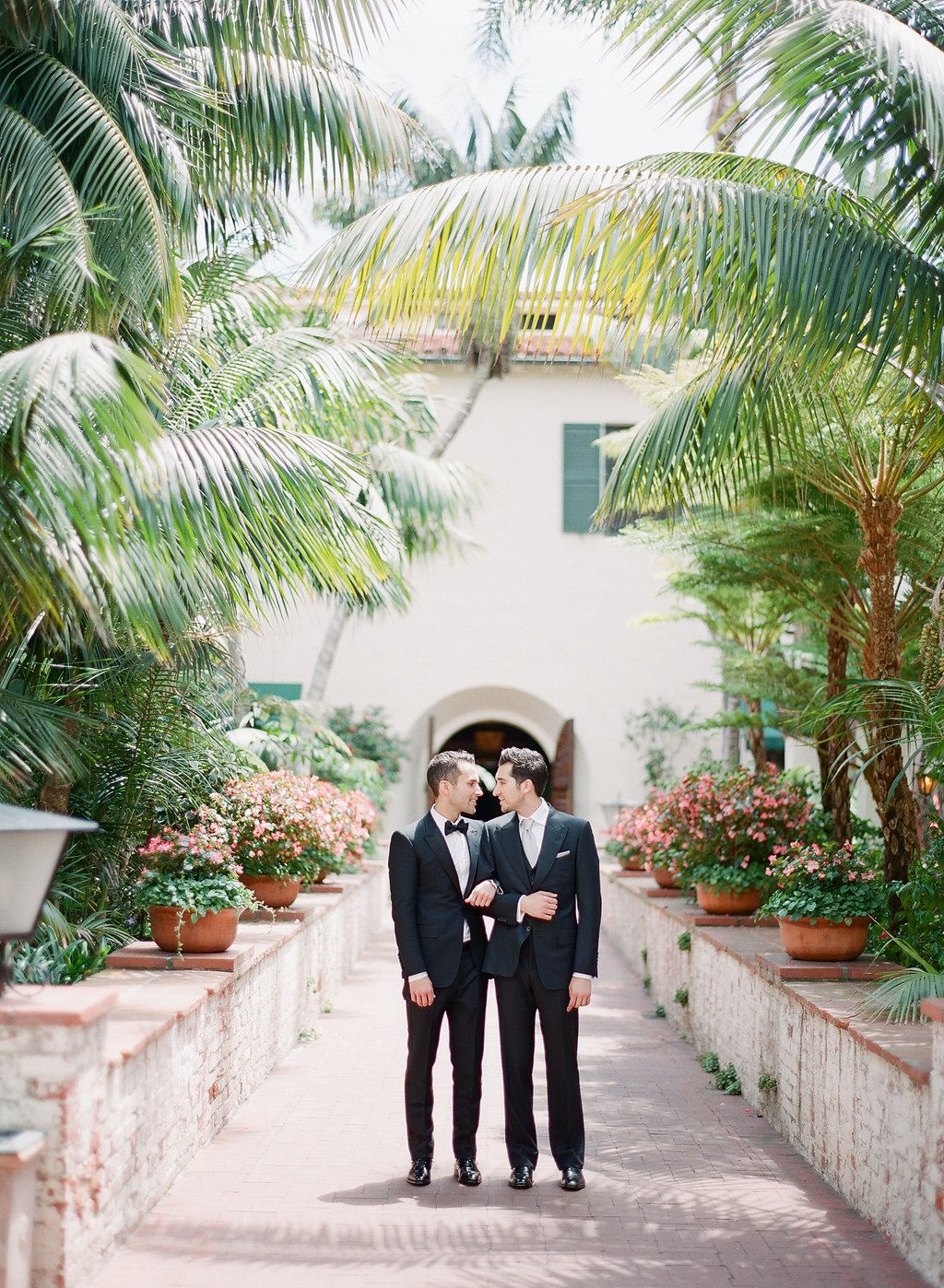 santabarbarawedding.com | Photo: Michelle Beller | Chic Black and White Wedding Ideas