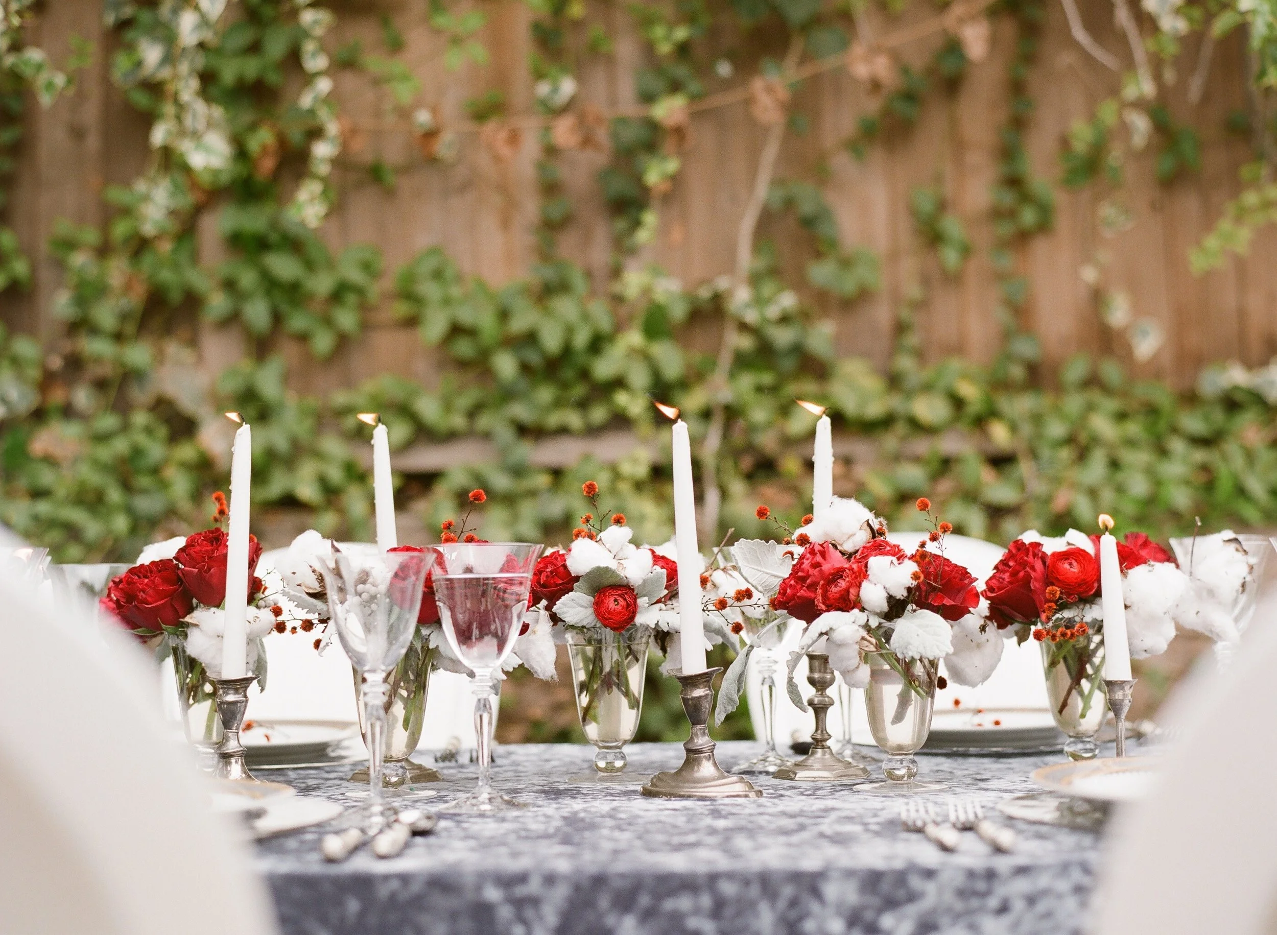 santabarbarawedding.com | Photo: Michael and Anna Costa | Elegant Holiday inspiration