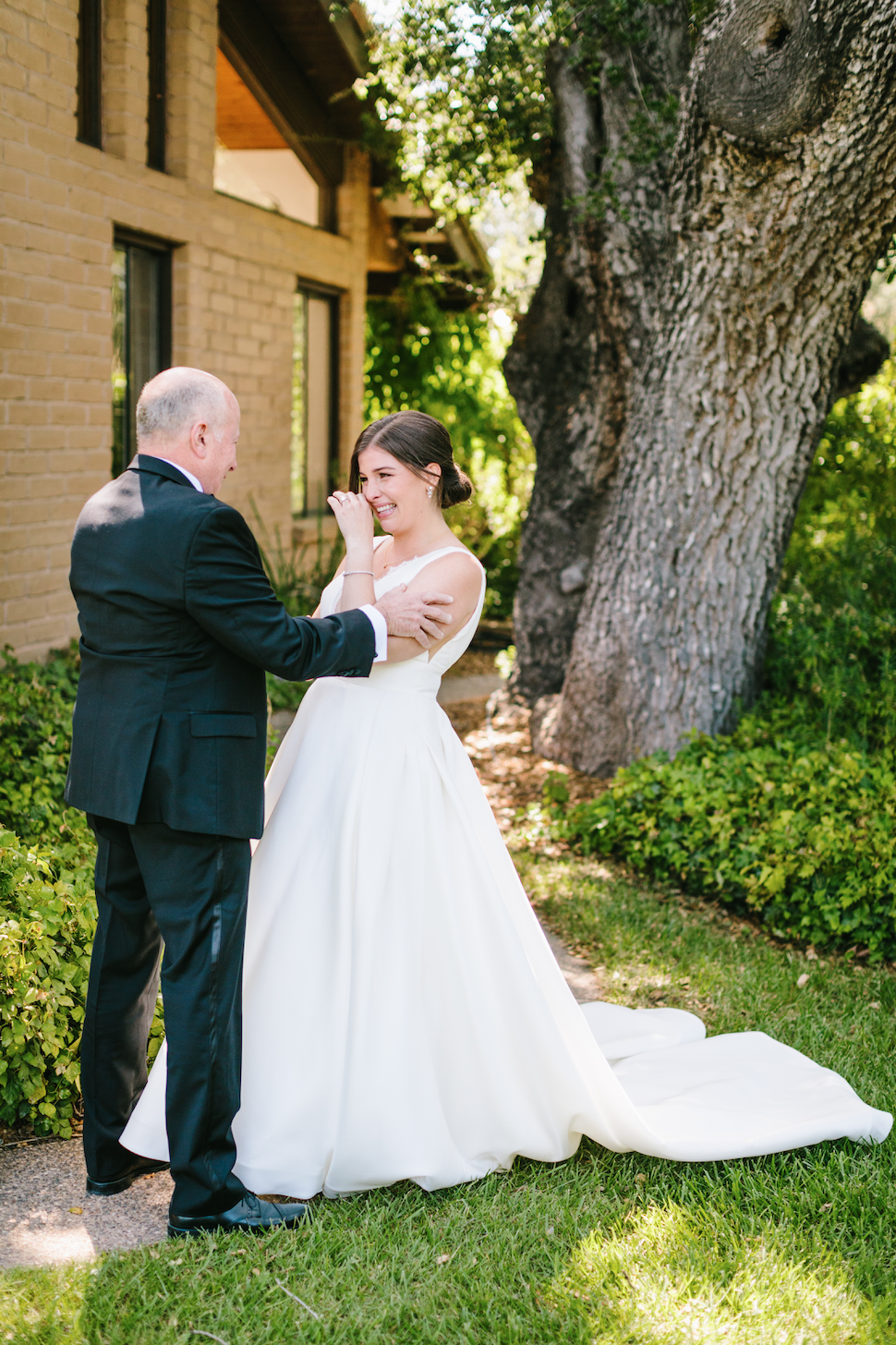 www.santabarbarawedding.com | Foxen Canyon Ranch | Jodee Debes Photography | LVL Weddings |   Jerry Palmer Flowers | Janet Villa | Bride First Look with Her Dad