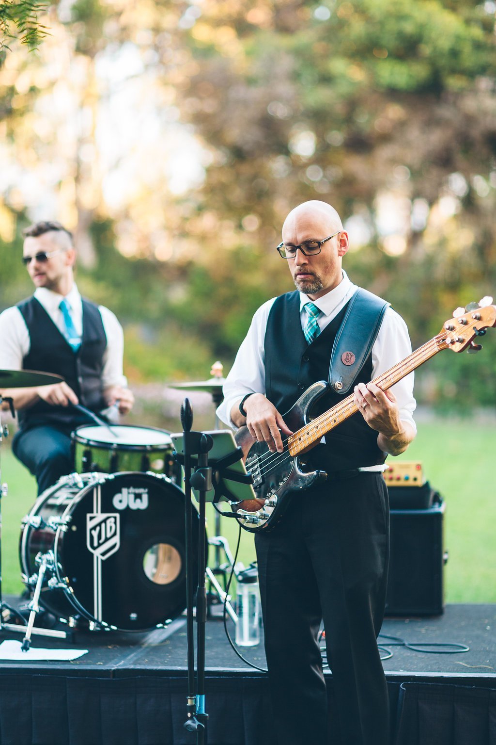 www.santabarbarawedding.com | Vitae Weddings | Summer Newman Events | The Replicas Music | Guitarist and Drummer Playing at Reception