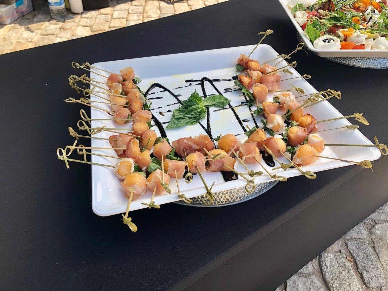 www.santabarbarawedding.com | Firefly Pizza Company | Bite Sized Appetizers on a Stick Wrapped in Bacon
