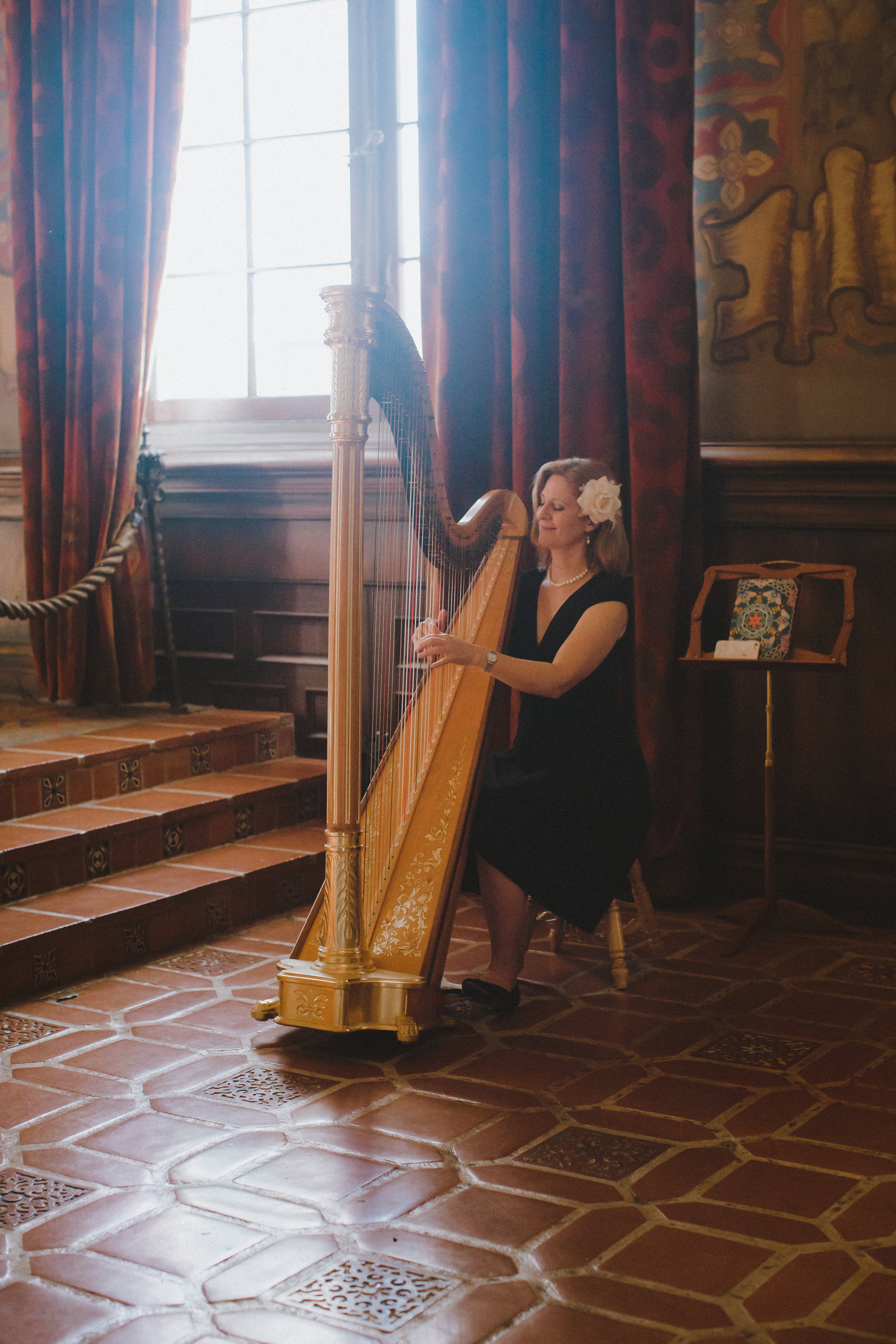 www.santabarbarawedding.com | Ryanne Bee Photography | Santa Barbara Courthouse | Ceremony Music 