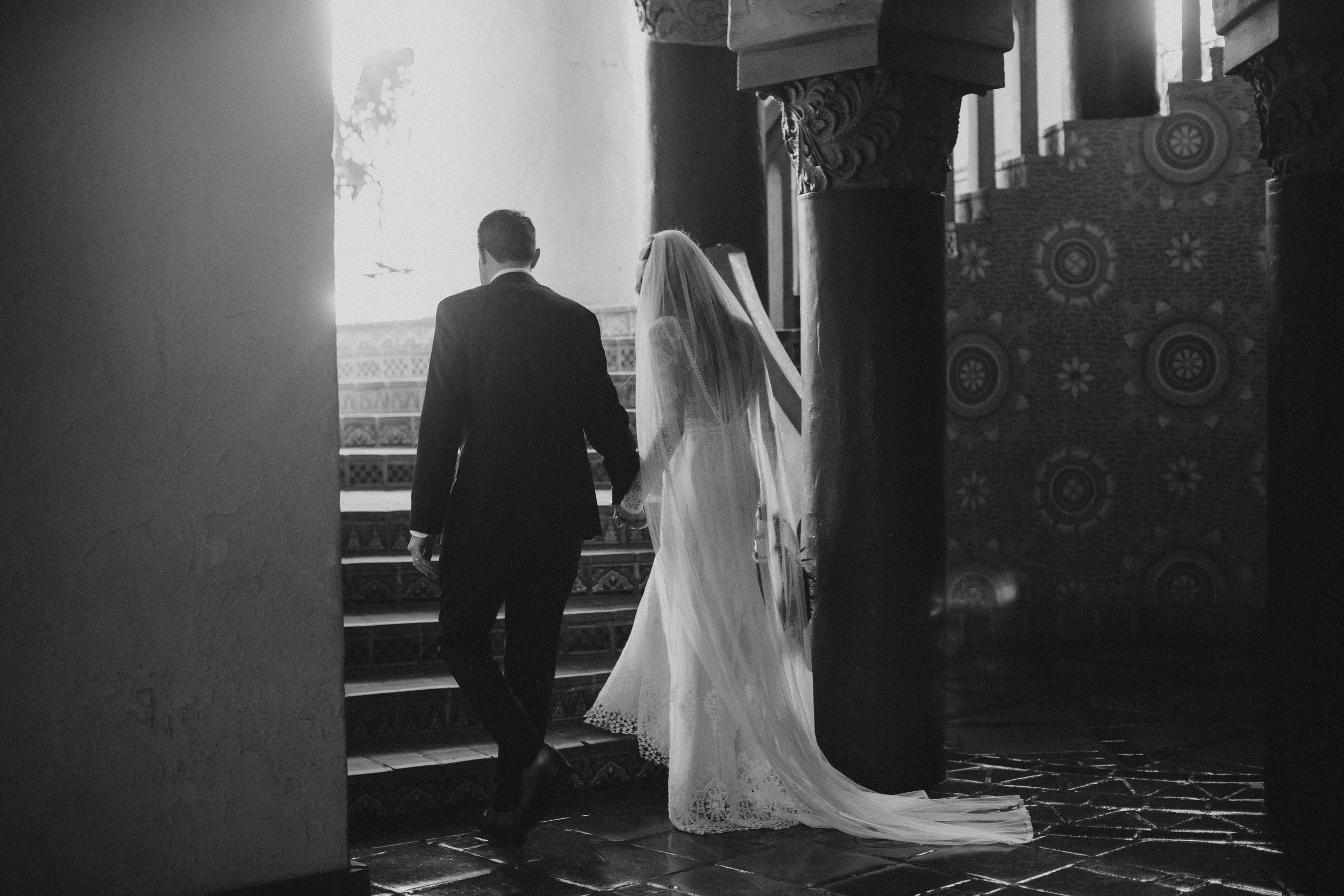 www.santabarbarawedding.com | Ryanne Bee Photography | Santa Barbara Courthouse | Dreamers and Lovers | Couple Leaving the Ceremony 