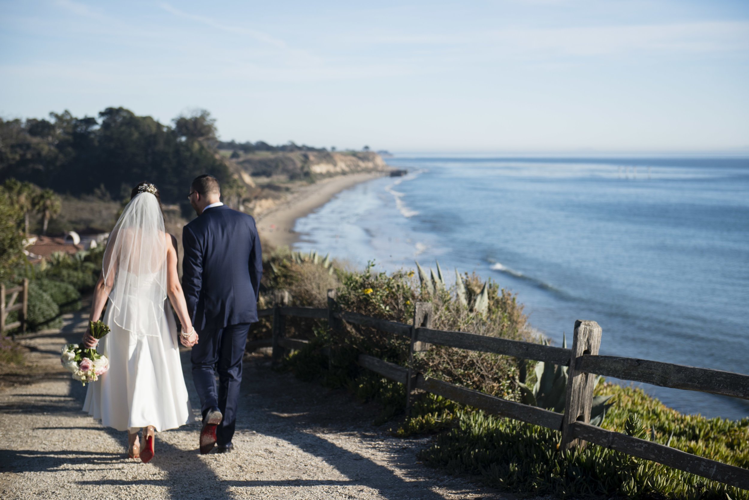 www.santabarbarawedding.com | By Cherry Photography | Santa Barbara Courthouse | Bride and Groom