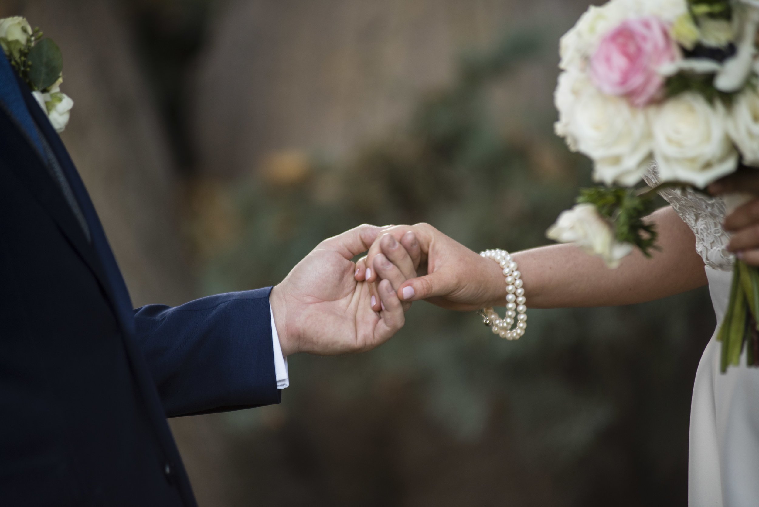 www.santabarbarawedding.com | By Cherry Photography | Santa Barbara Courthouse | Vows