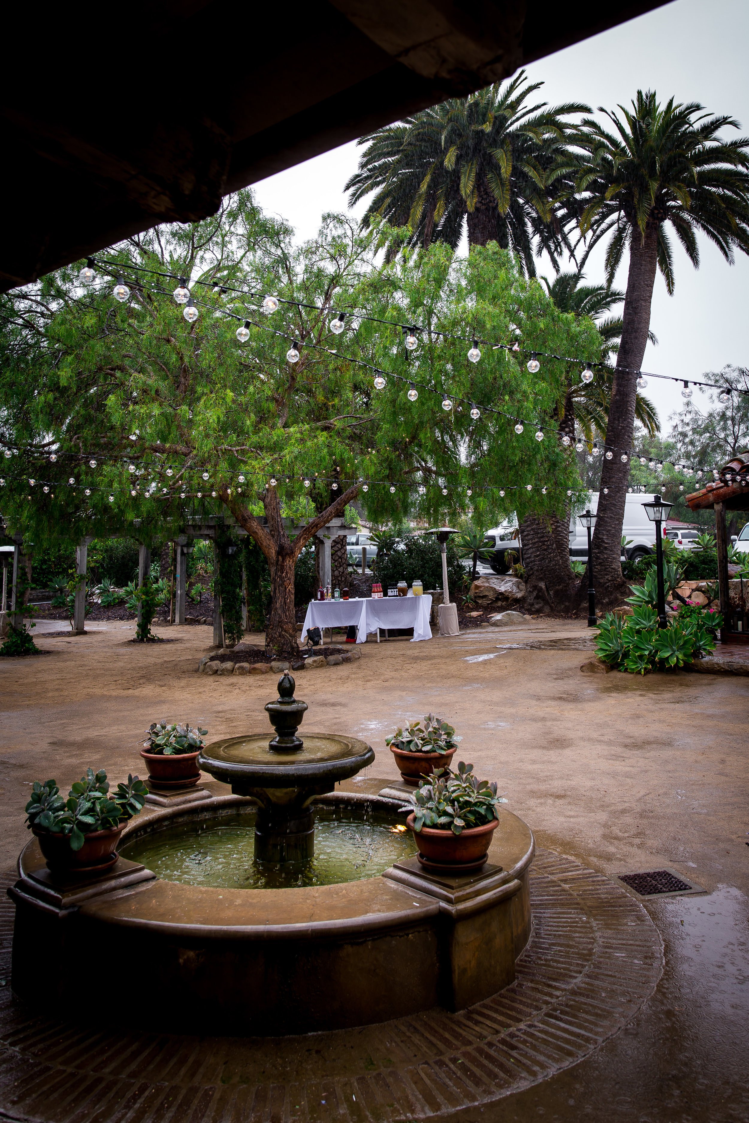 santabarbarawedding.com | Photo: Tim Halberg | Rainy Wedding Day Inspiration