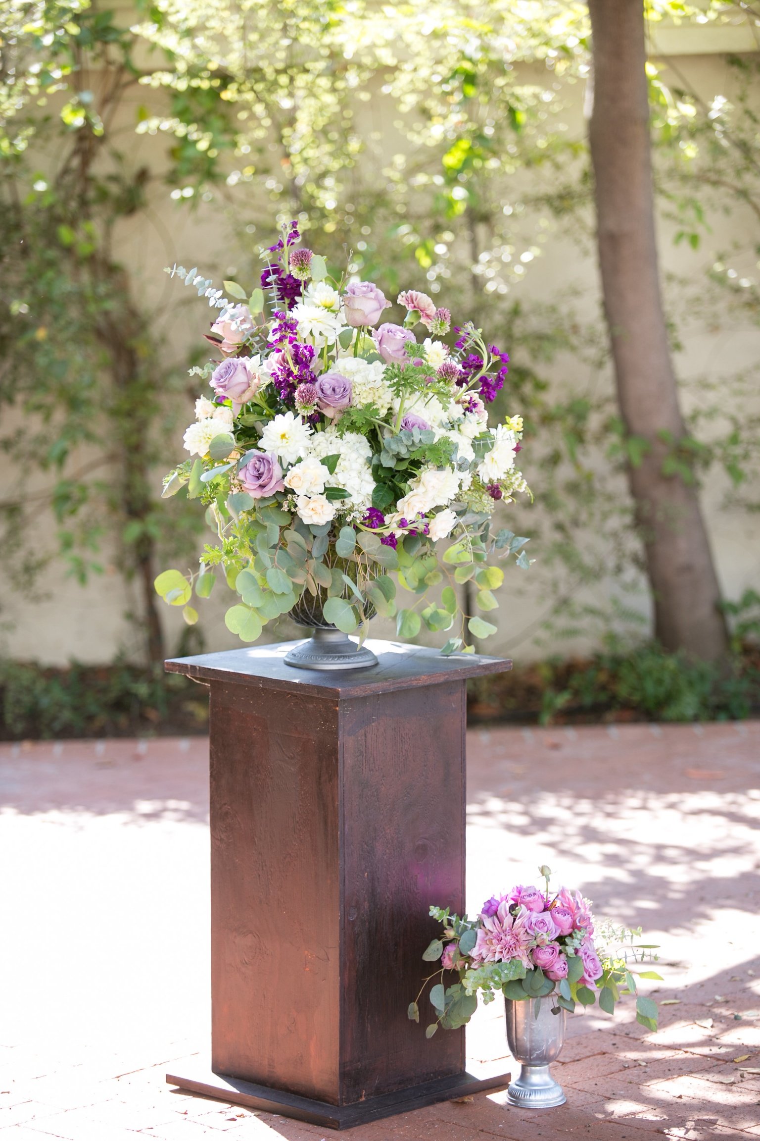 www.santabarbarawedding.com | Melissa Musgrove Photography | Margaret Joan Florals | Ceremony Flower Arrangement