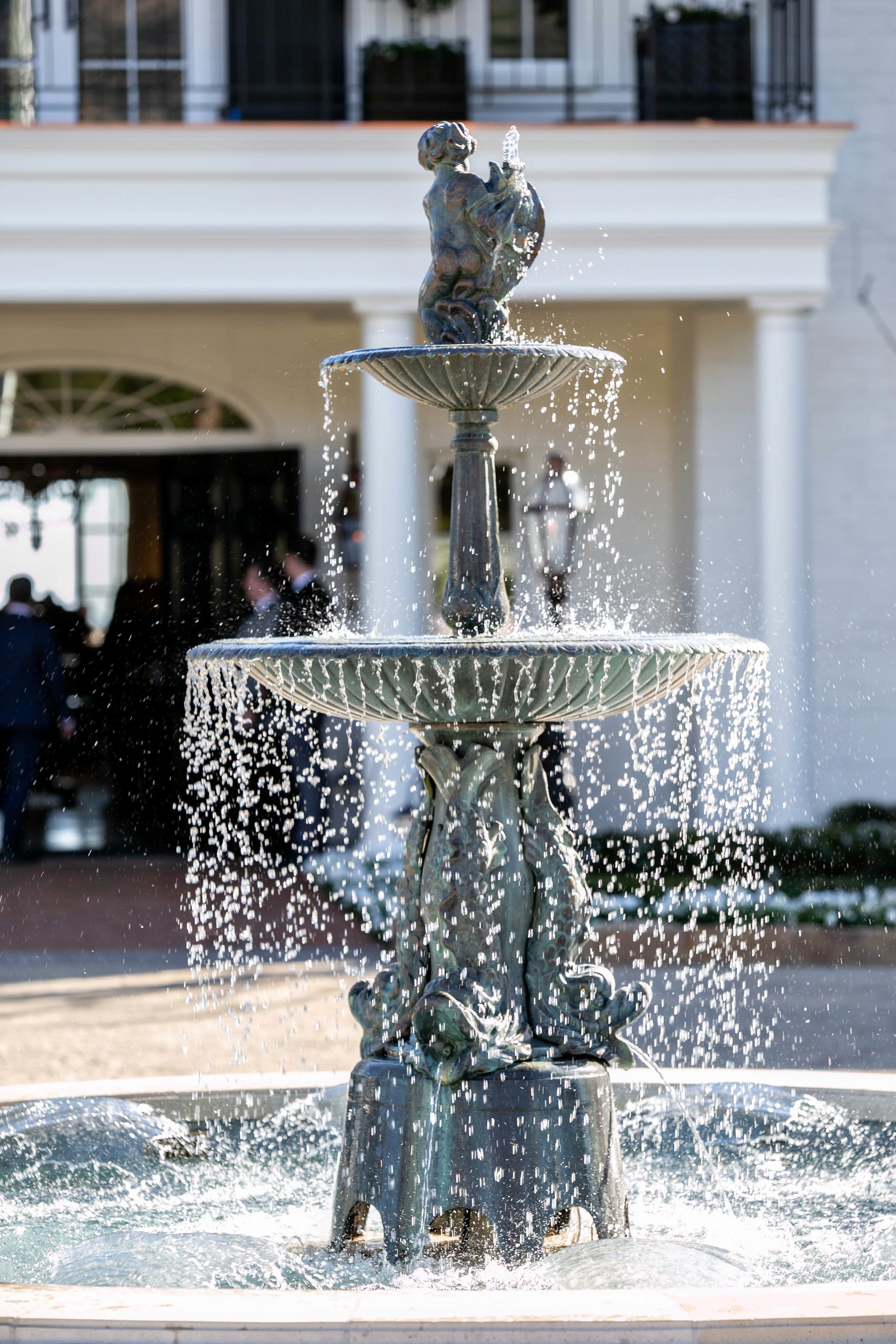 www.santabarbarawedding.com | Laurie Bailey | Rosewood Miramar | Ann Johnson Events | Fountain in Front of the Venue