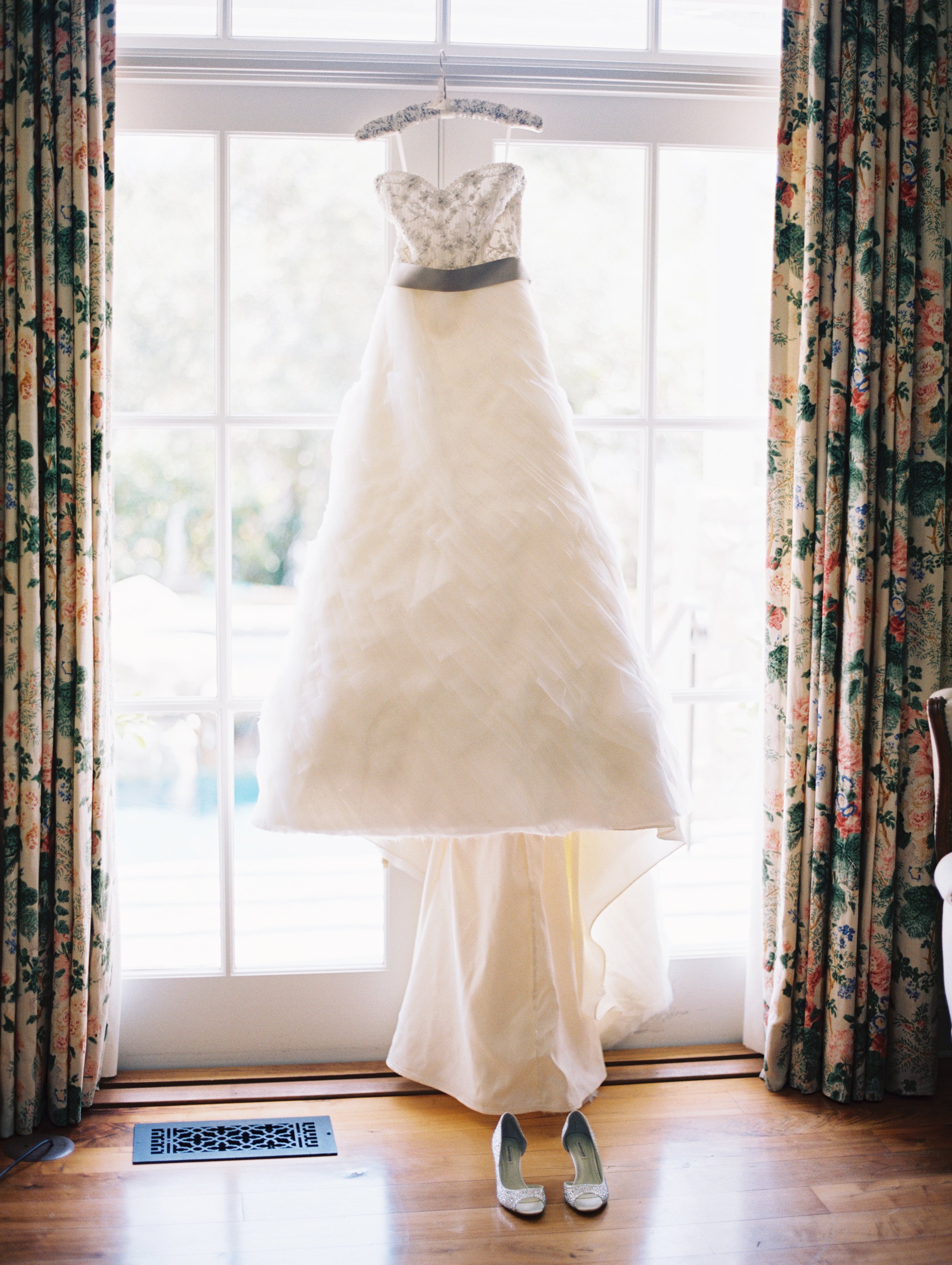 www.santabarbarawedding.com | Pat Moyer Wedding Photography & Films | Santa Barbara Historical Museum | Magnolia Weddings | Camiella Floral Designs | Wedding Gown