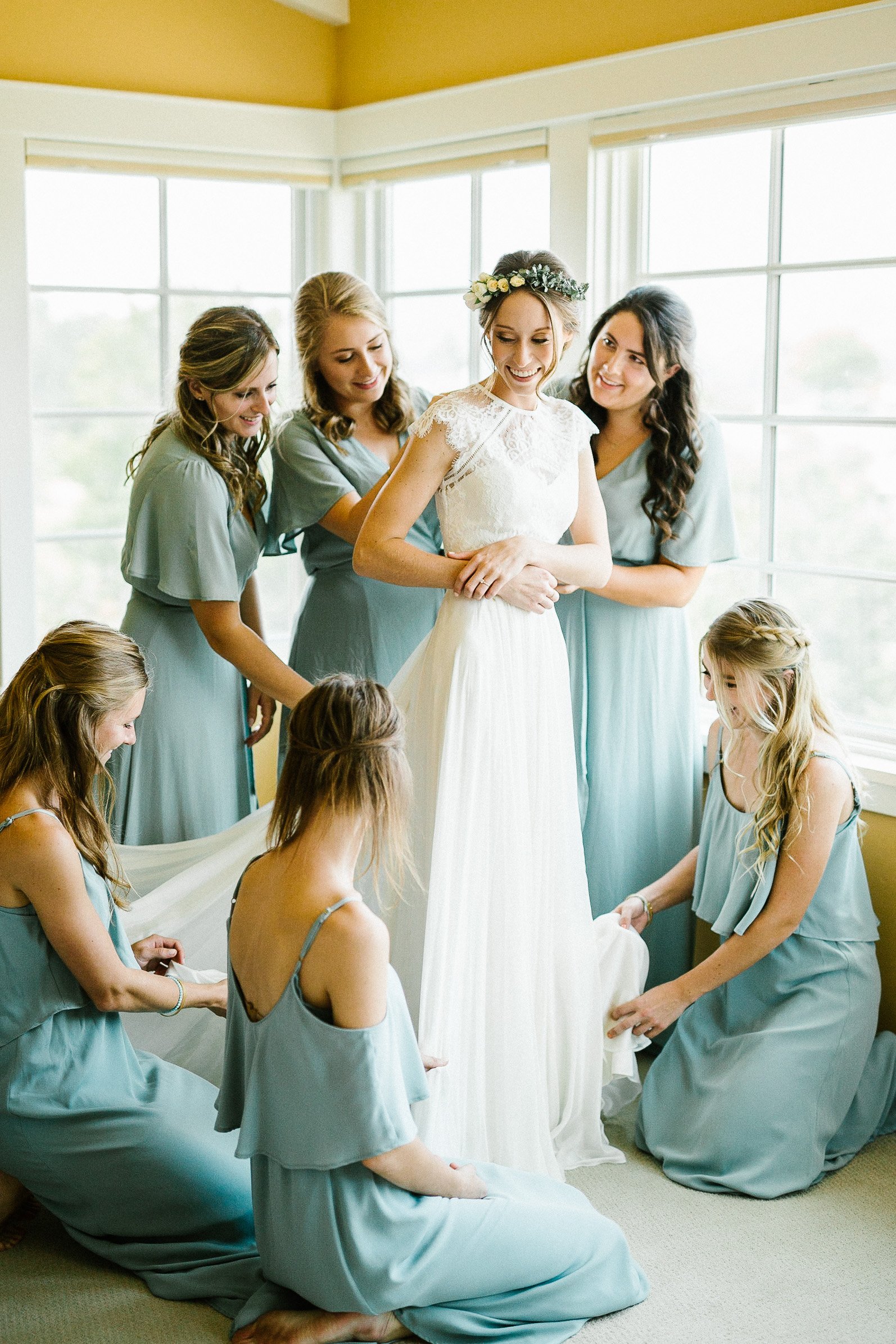 www.santabarbarawedding.com | Elings Park | Hannah Rose Gray | Bride and Bridesmaids