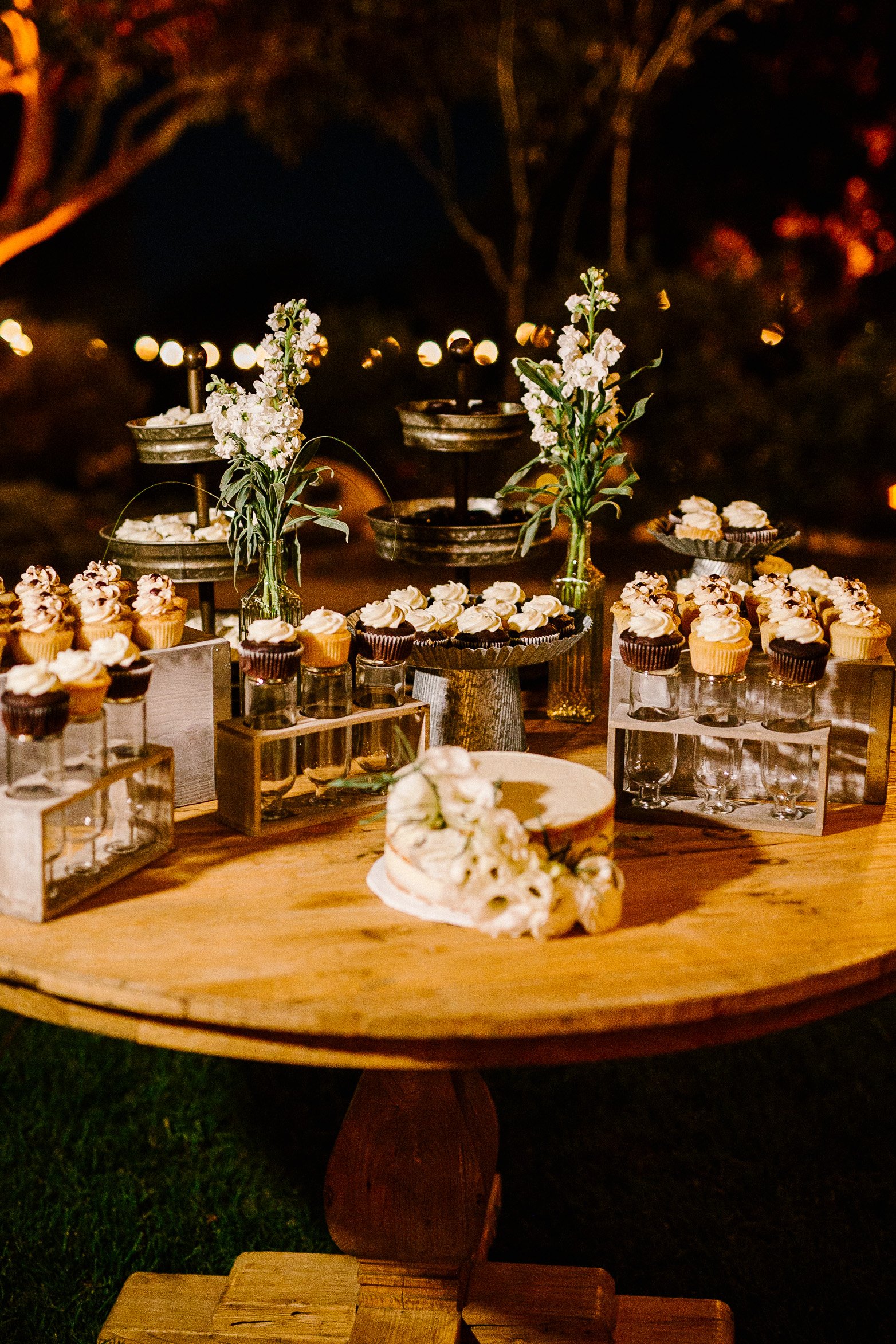 www.santabarbarawedding.com | Elings Park | Hannah Rose Gray | Cupcakes