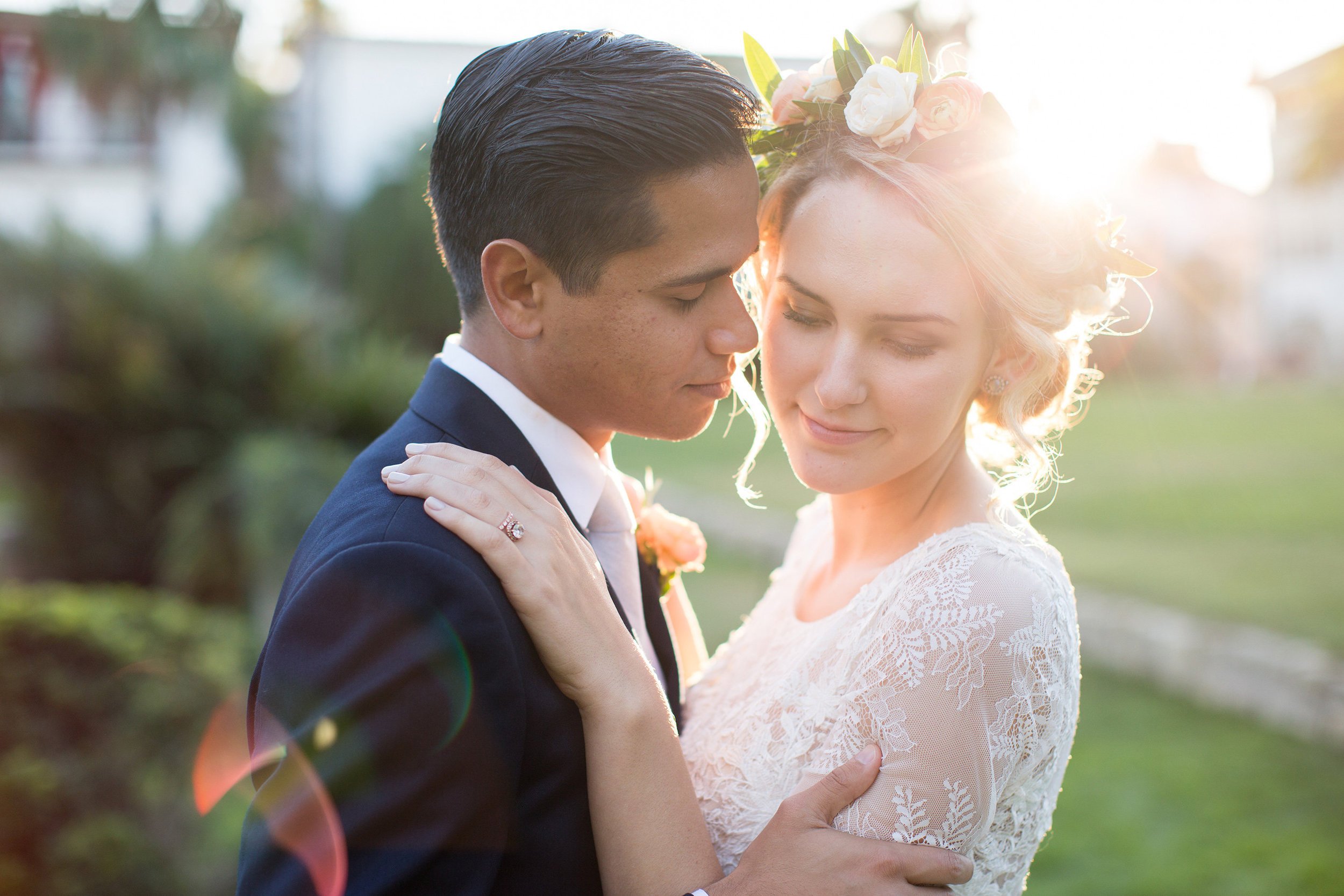 www.santabarbarawedding.com | Anna J Photography | Santa Barbara Courthouse | Bride and Groom