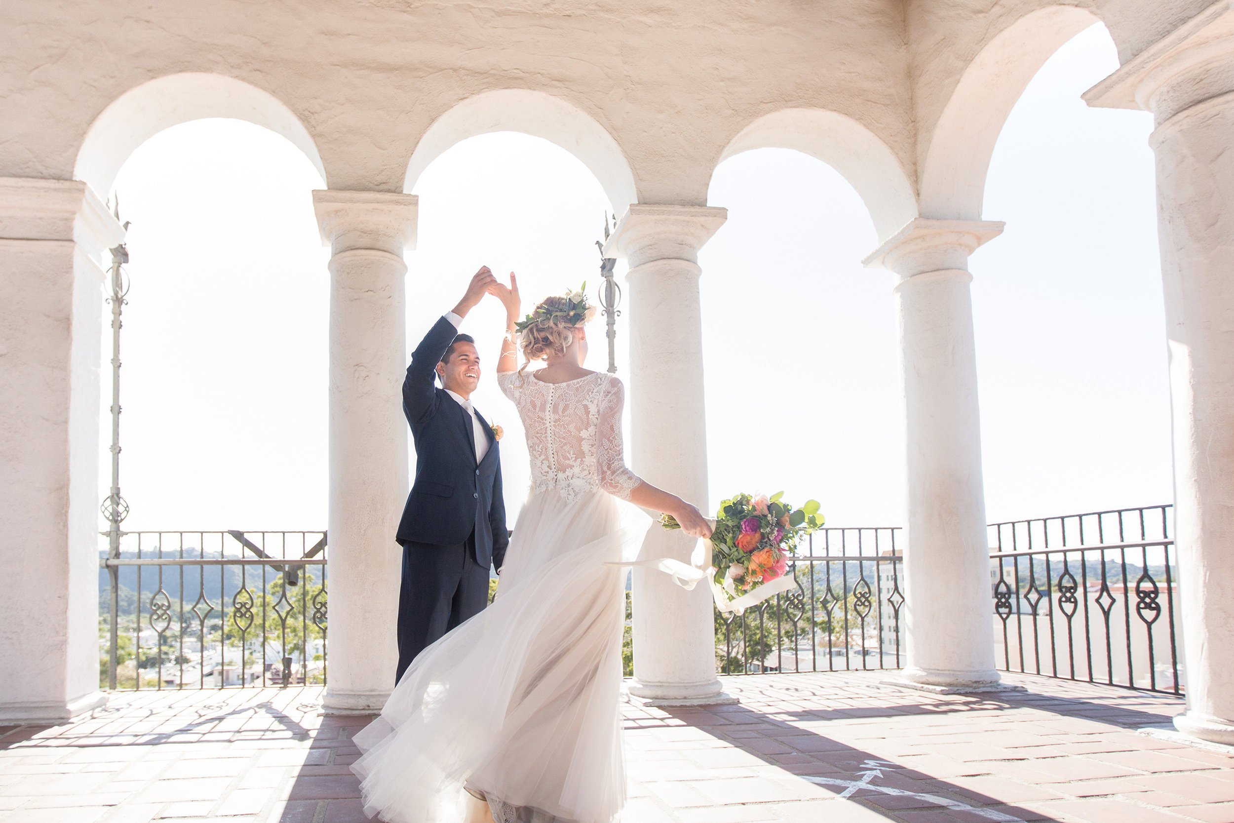 www.santabarbarawedding.com | Anna J Photography | Santa Barbara Courthouse | Bride and Groom | Dancing