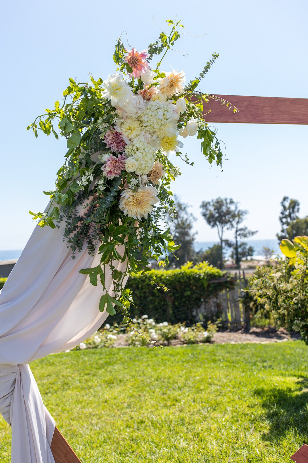 www.santabarbarawedding.com | Elizabeth Victoria | SB Wedding Coordinator | Pacwest Blooms | Ventura Rentals | Wedding Arch with Flowers