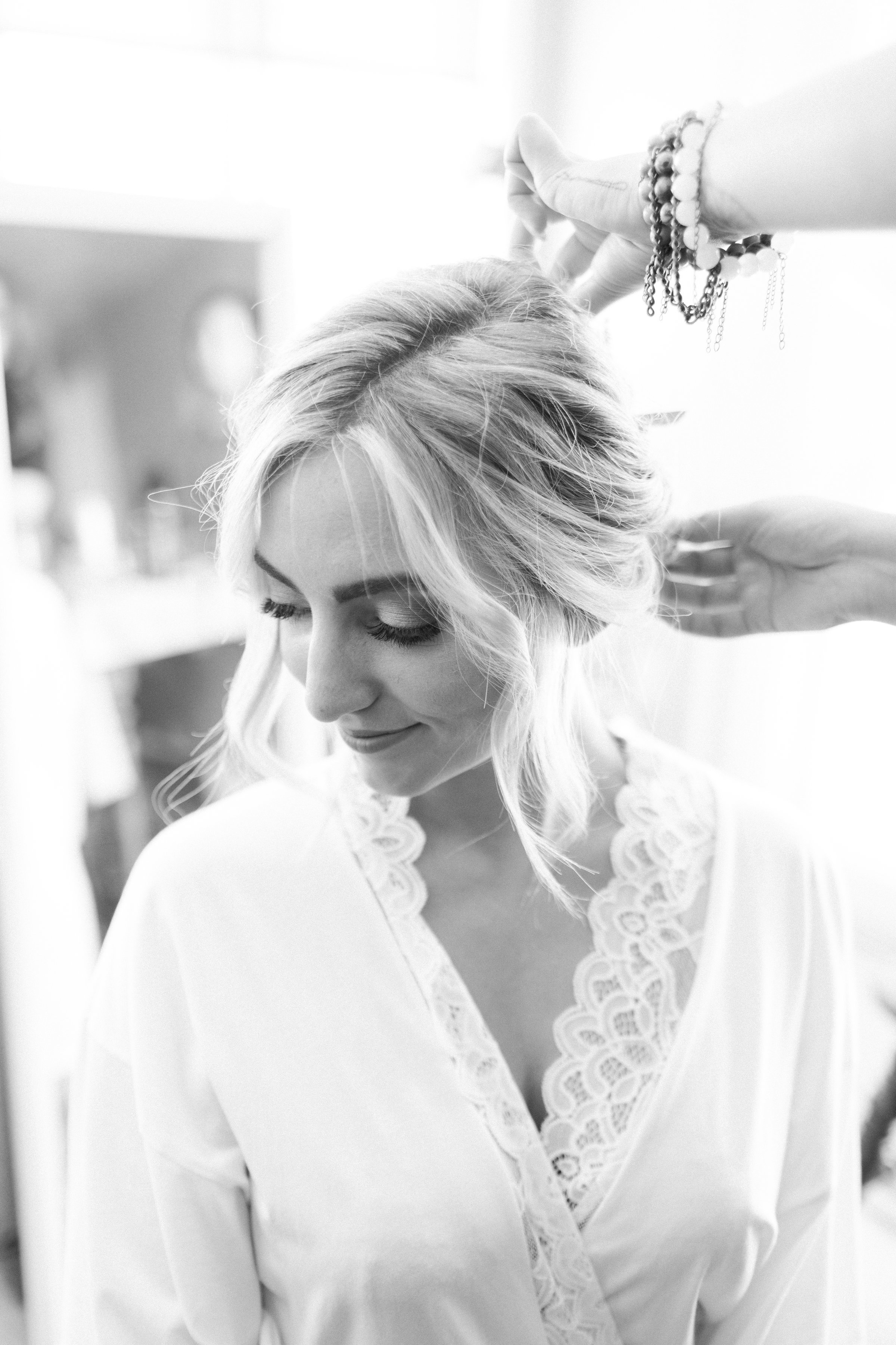 www.santabarbarawedding.com | Ann Johnson | Katie Shuler Photography | Ventura Botanical Gardens | Bride Getting Ready