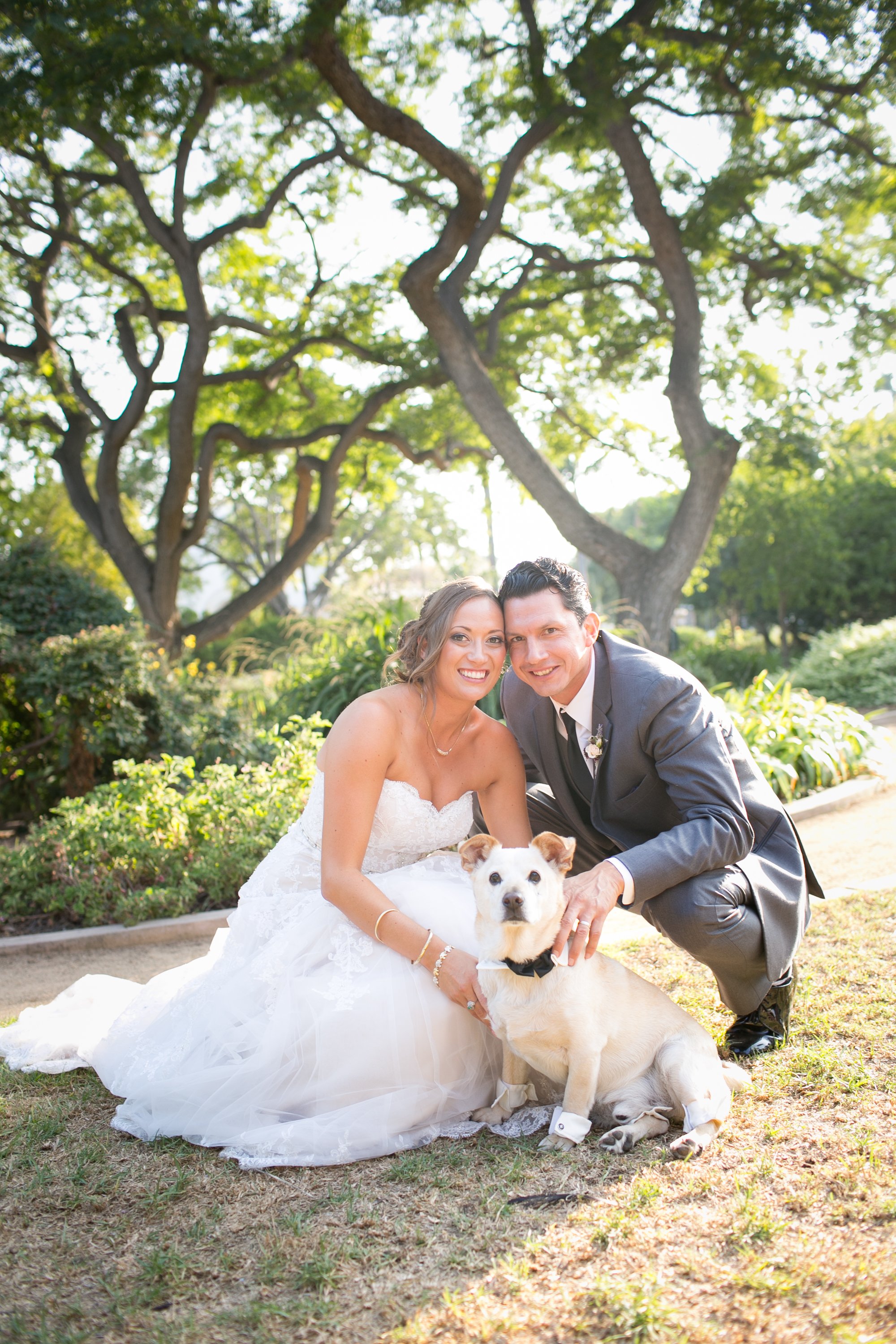 www.santabarbarawedding.com | Kelsey Crews | Felici Events | Alice Keck Park | Bride and Groom and Dog