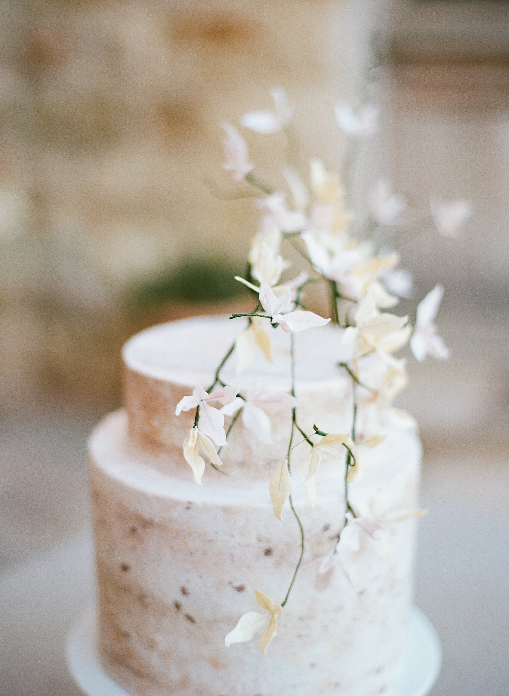 www.santabarbarawedding.com | Meg Sandu Photography | Sunstone Villa | Weddings by Susanne Dunne | Emblem Flowers | Tastes Like Heaven | Wedding Cake