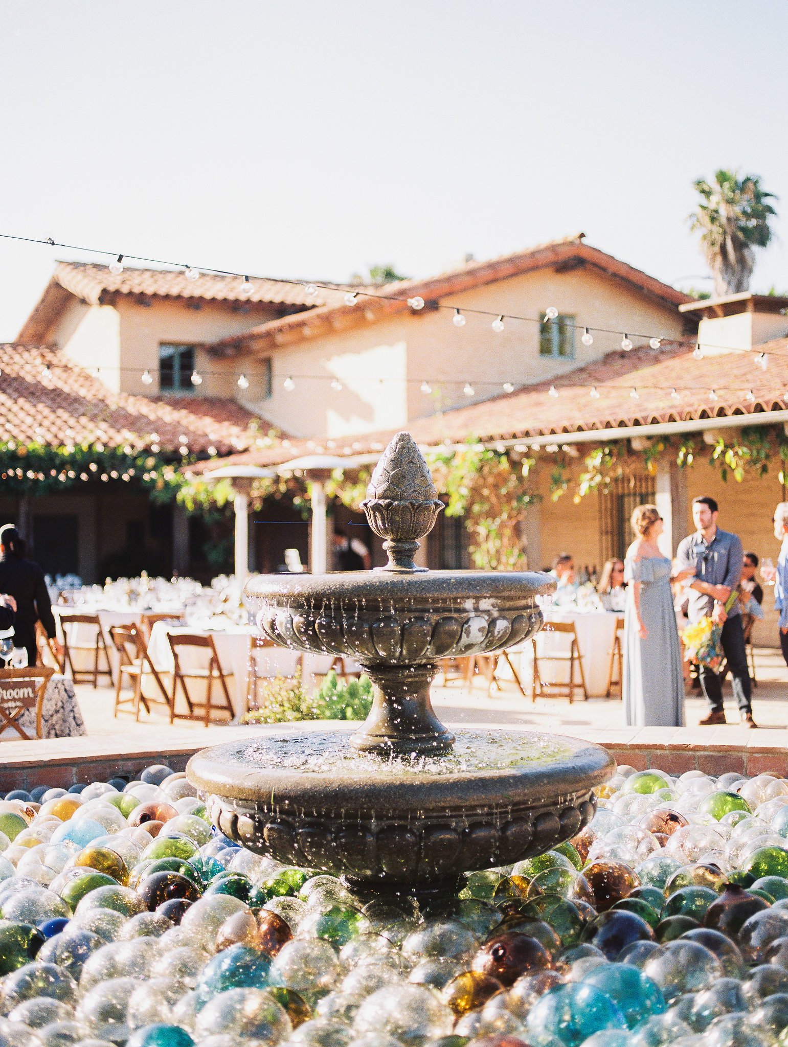 www.santabarbarawedding.com | Grace Kathryn | Santa Barbara Historical Museum | Fountain