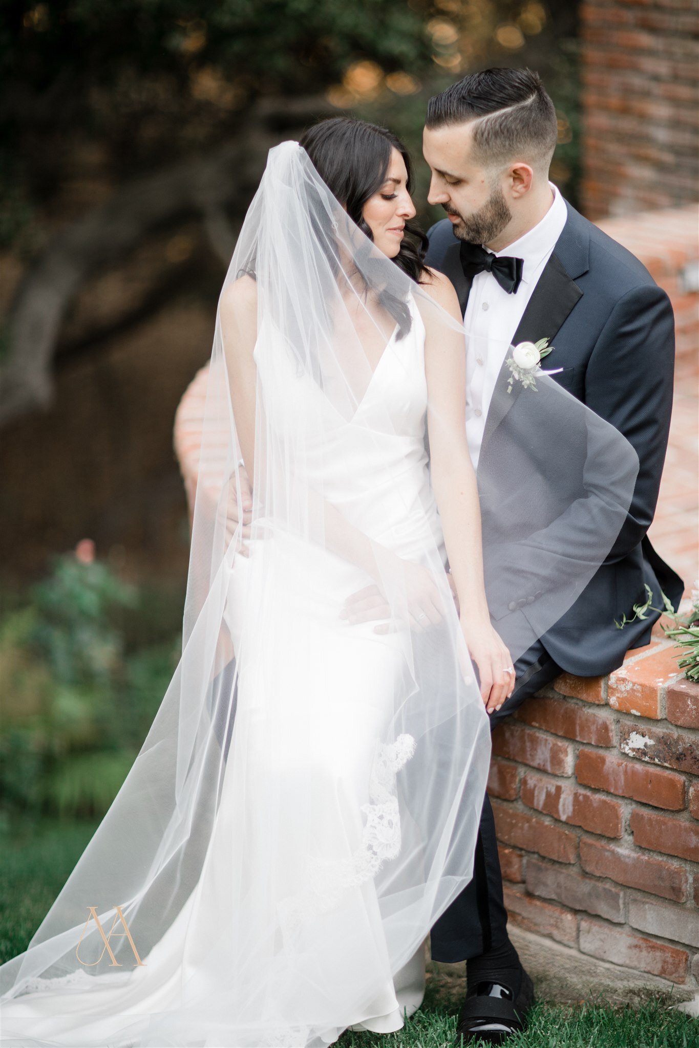 www.santabarbarawedding.com | Brilliant Wedding Co. | Michael &amp; Anna Costa Photography | Margaret Joan Florals | Cheek to Cheek Artistry | Bride and Groom Share a Moment Before the Ceremony