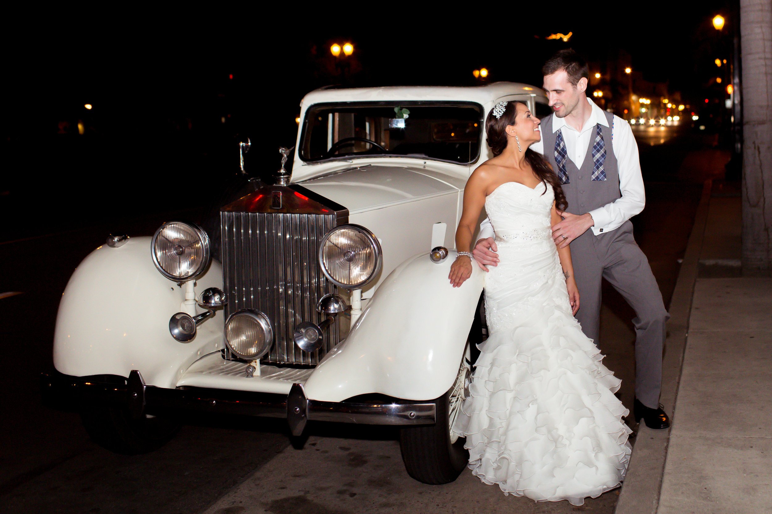 www.santabarbarawedding.com | Santa Barbara Club | Jessica Fairchild Photography | Bride and Groom | Classic Car