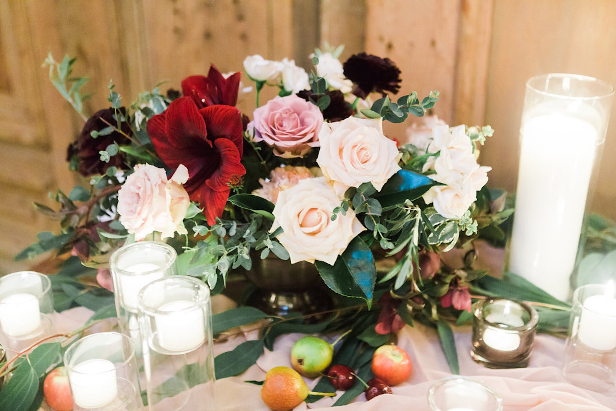 www.santabarbarawedding.com | Lavender & Twine | Michele B. Events | Santa Barbara Courthouse | Flower Arrangement