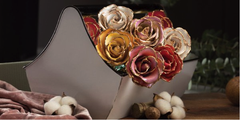 www.santabarbarawedding.com | Fine Jewelry Wholesaler | Dipped Rose Centerpiece