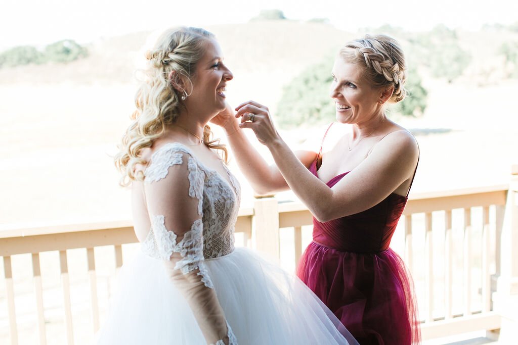 www.santabarbarawedding.com | Zaca Creek Ranch | Mi Belle Photography | Jill &amp; Co. | Beauty By Leah Rose | Amari | Hayley Paige | BHLDN | Bridesmaid Helping Bride Get Ready 
