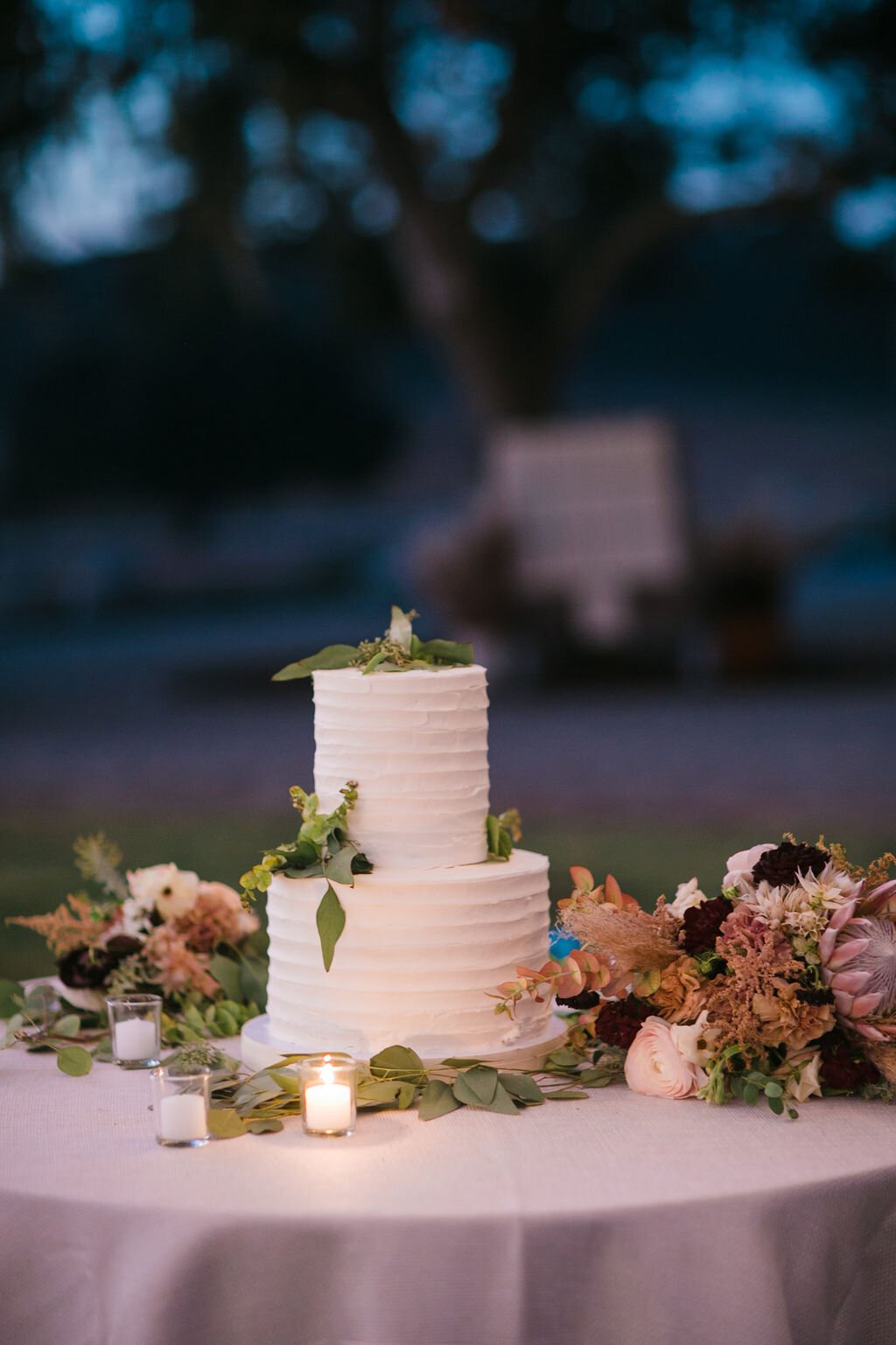 www.santabarbarawedding.com | Zaca Creek Ranch | Mi Belle Photography | Jill &amp; Co. | Alanna Lee Design | The Solvang Bakery | Wedding Cake 