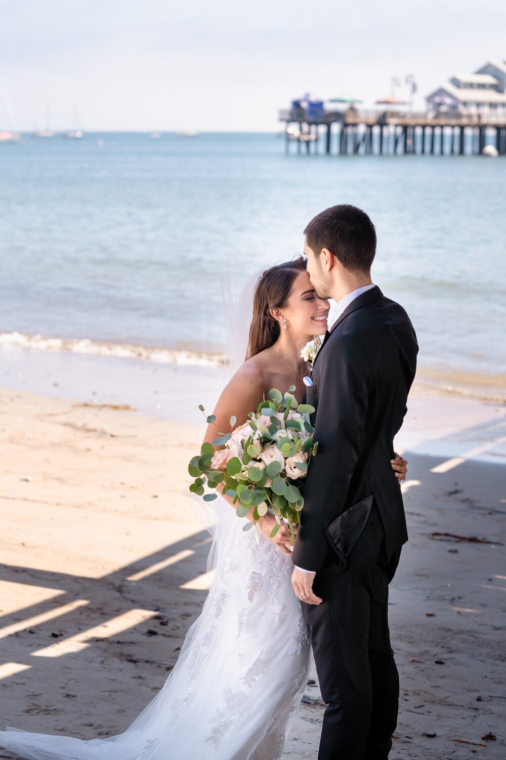 www.santabarbarawedding.com | Kiernan Michelle Photography | Stearns Wharf | Sohi Productions | Bride and Groom by the Ocean