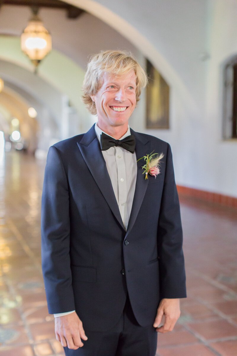 www.santabarbarawedding.com | Aurelia D’Amore Photography | Santa Barbara Courthouse | Haute Blossoms Floral | Groom Before First Look