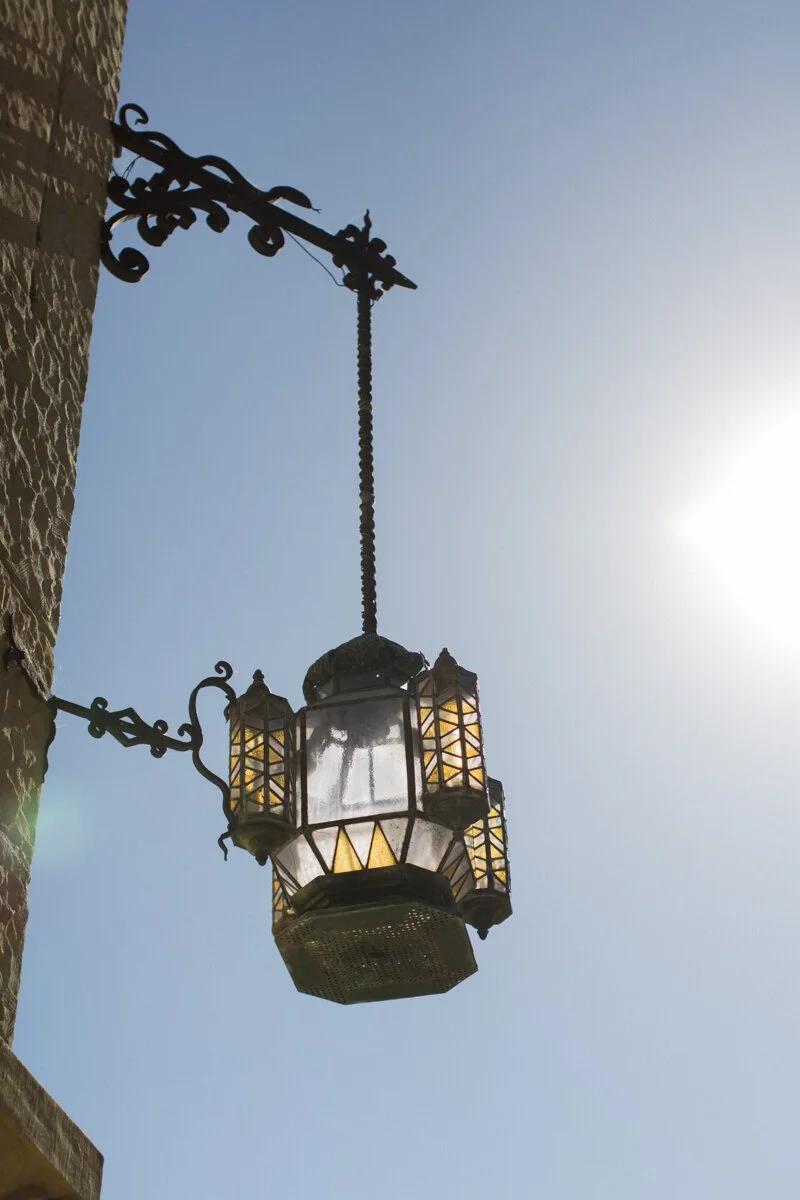www.santabarbarawedding.com | Aurelia D’Amore Photography | Santa Barbara Courthouse | Lantern Outside the Venue