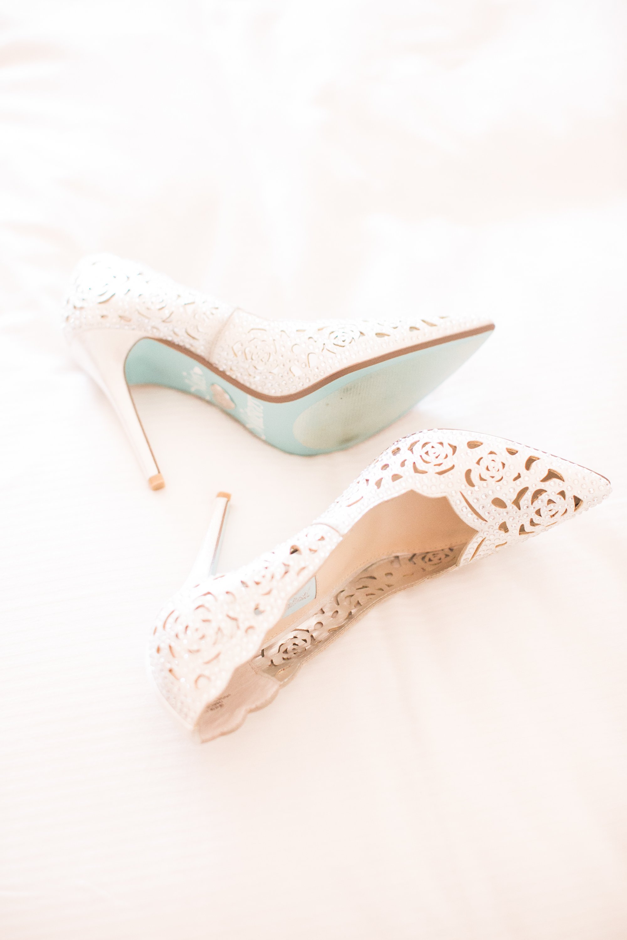 www.santabarbarawedding.com | Kelsey Crews | Fess Parker Doubletree | Bride's Shoes