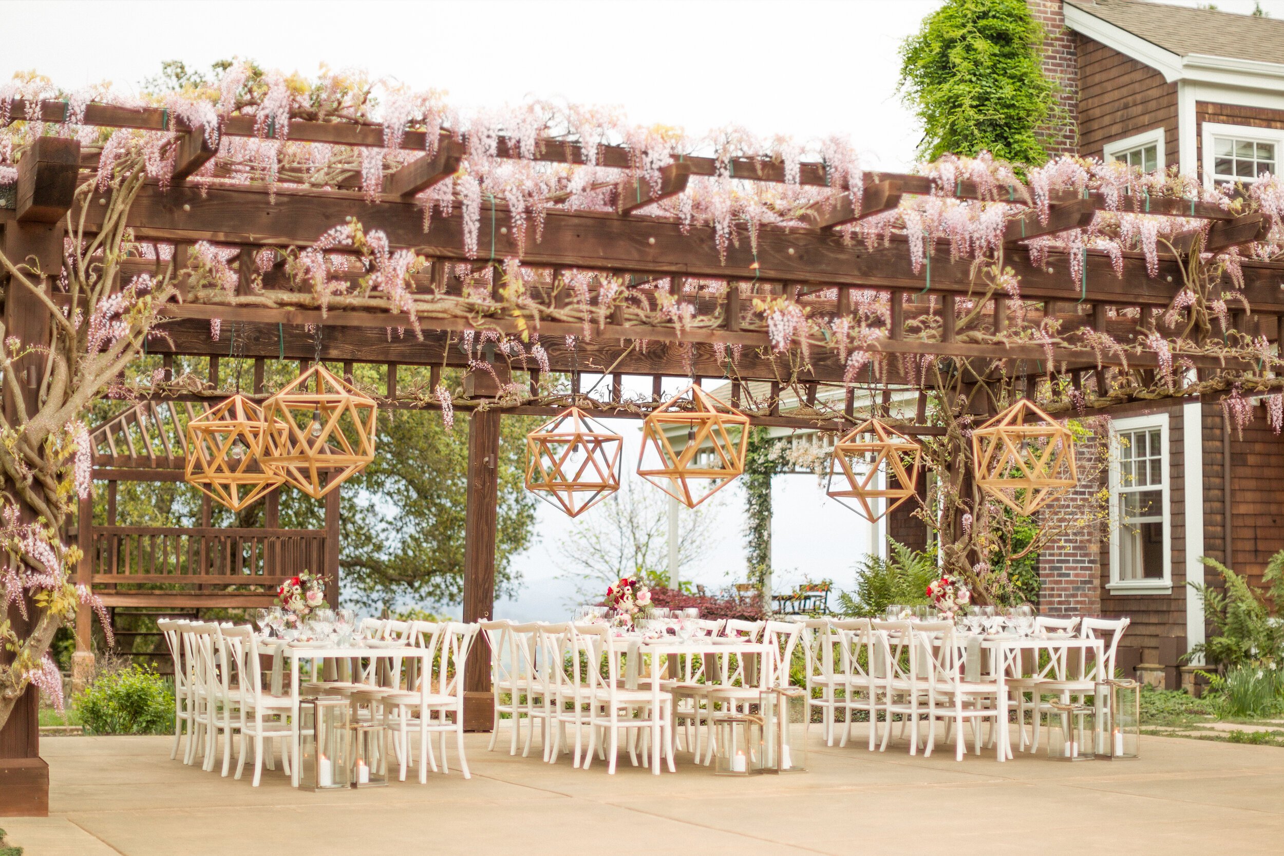 www.santabarbarawedding.com | Bright Event Rentals | Wallace Creek | Outdoor Reception with Modern Details