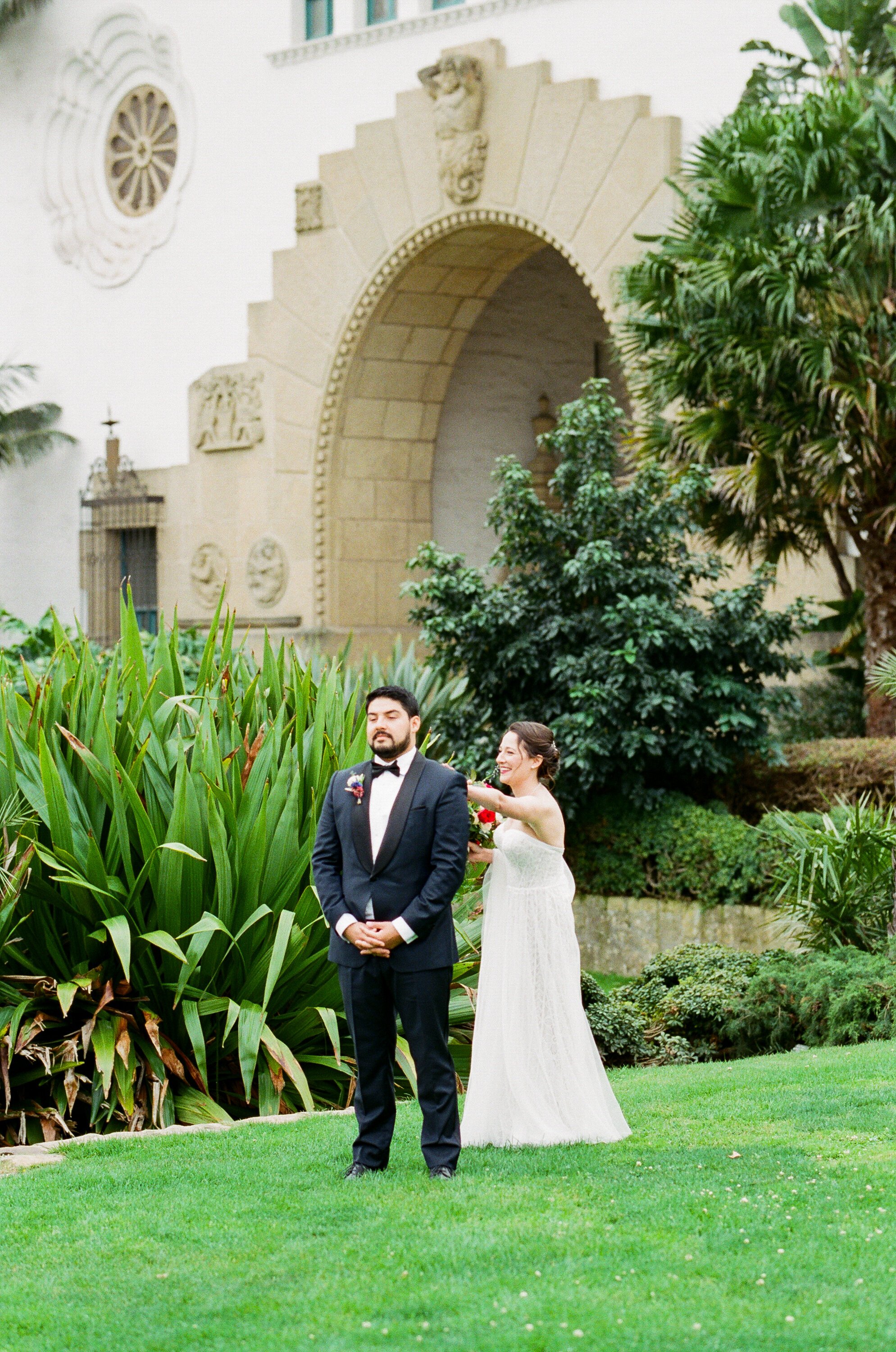 www.santabarbarawedding.com | Lerina Winter | Santa Barbara Courthouse | Margaret Joan Floral | Beautie by Dominique | Bride and Groom First Look
