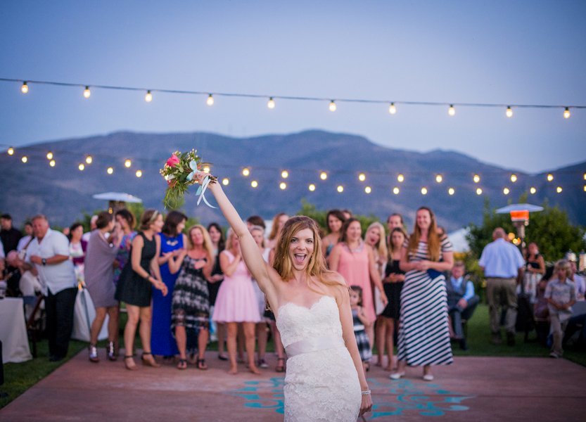 www.santabarbarawedding.com | Willa Kveta Photography | Gerry Ranch | Bouquet Toss