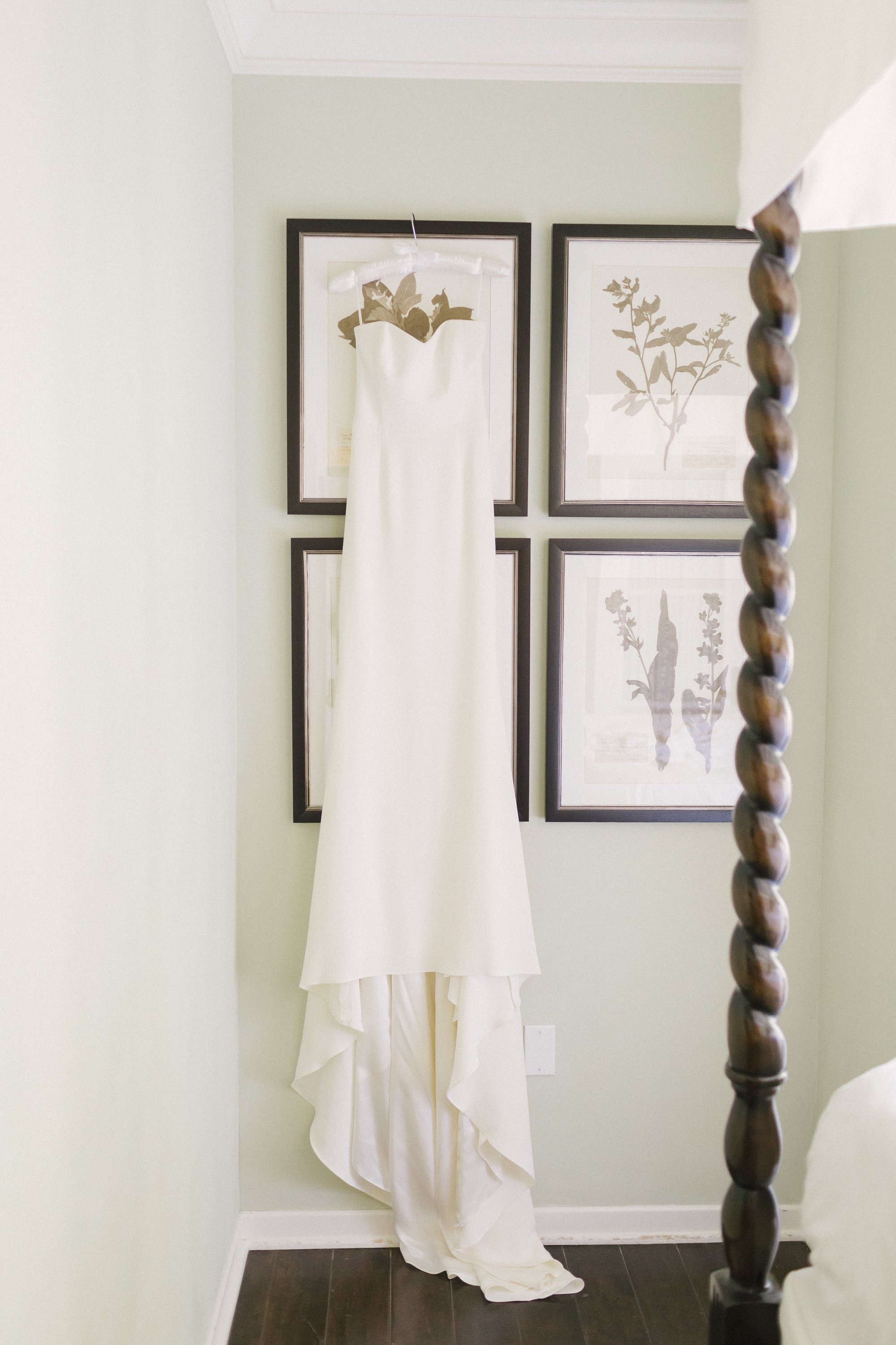 www.santabarbarawedding.com | Santa Barbara Courthouse | Canary Hotel | Aurelia D’Amore Photography | Wedding Dress