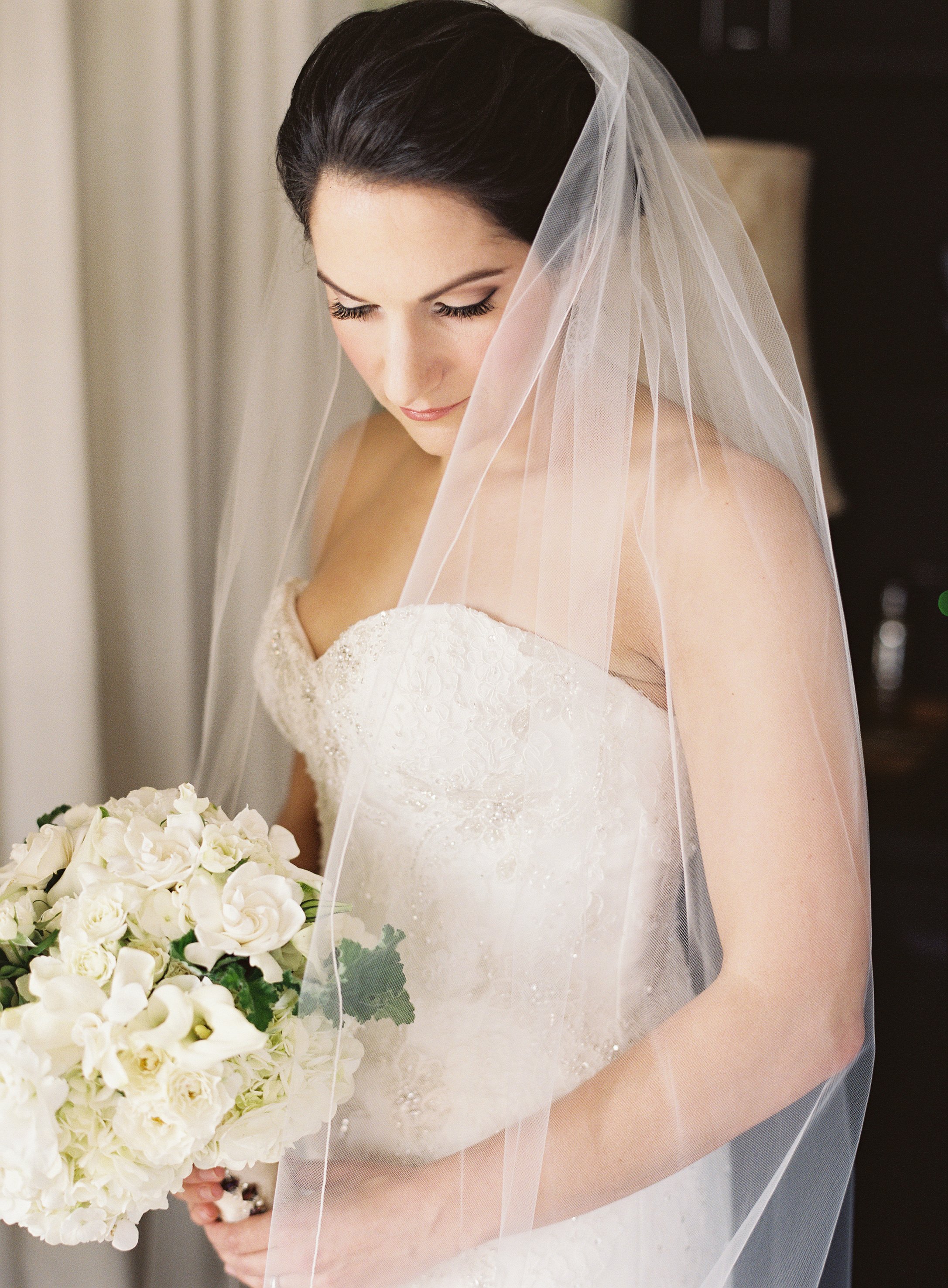 www.santabarbarawedding.com | Linda Chaja Photography | Santa Barbara Museum of Natural History Sea Center | Bride