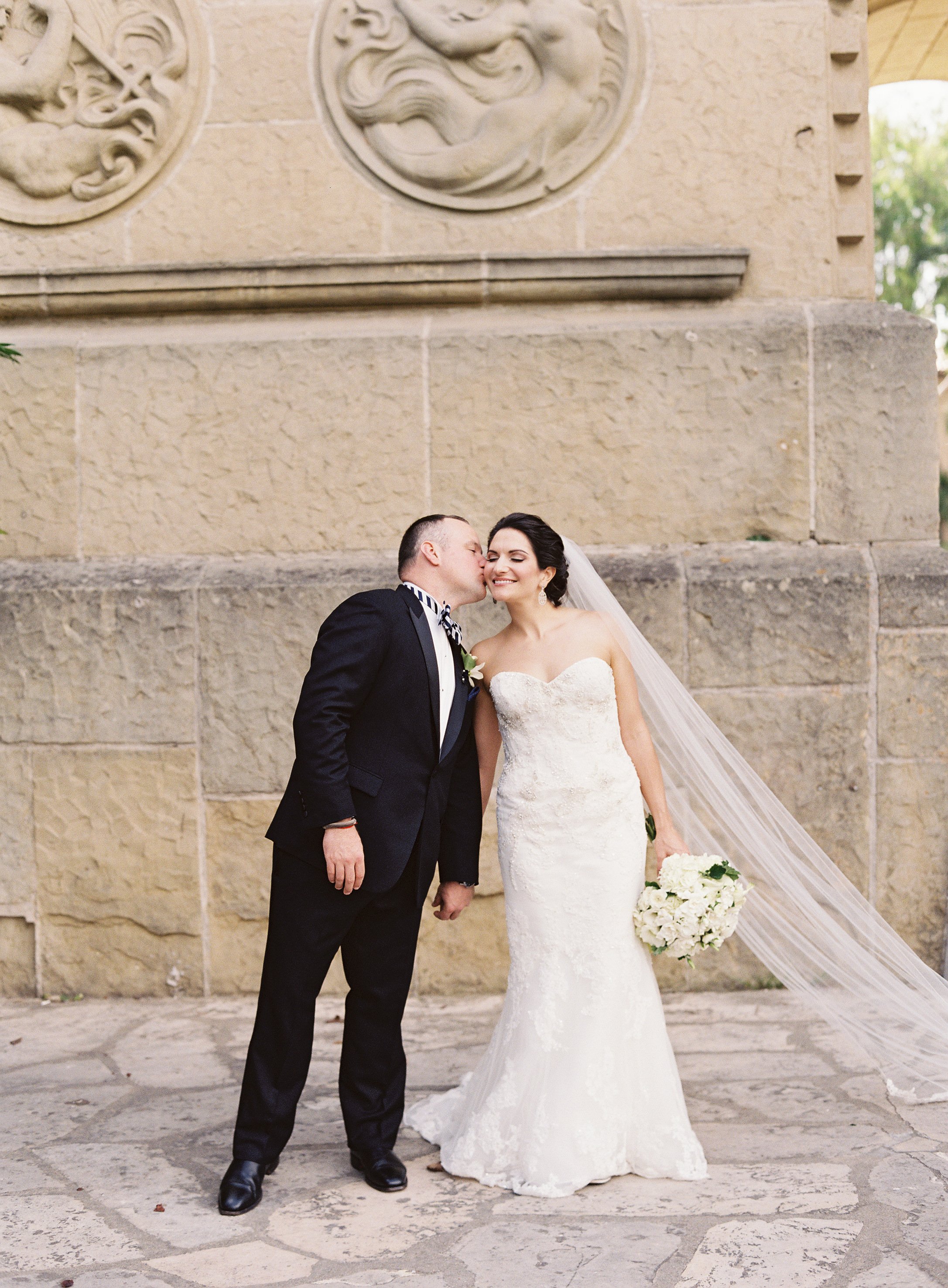 www.santabarbarawedding.com | Linda Chaja Photography | Santa Barbara Museum of Natural History Sea Center | Bride and Groom