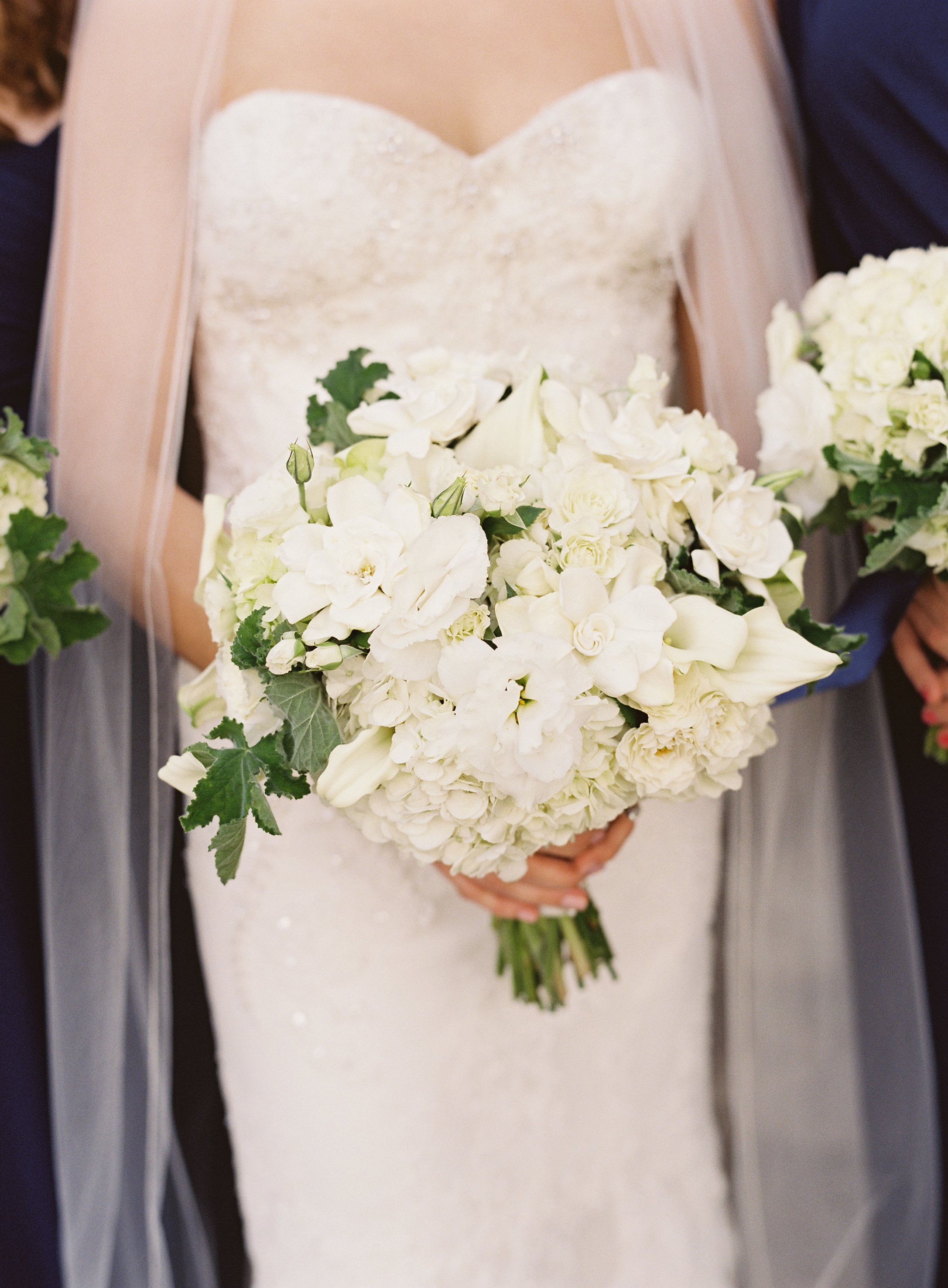 www.santabarbarawedding.com | Linda Chaja Photography | Santa Barbara Museum of Natural History Sea Center | Bouquet