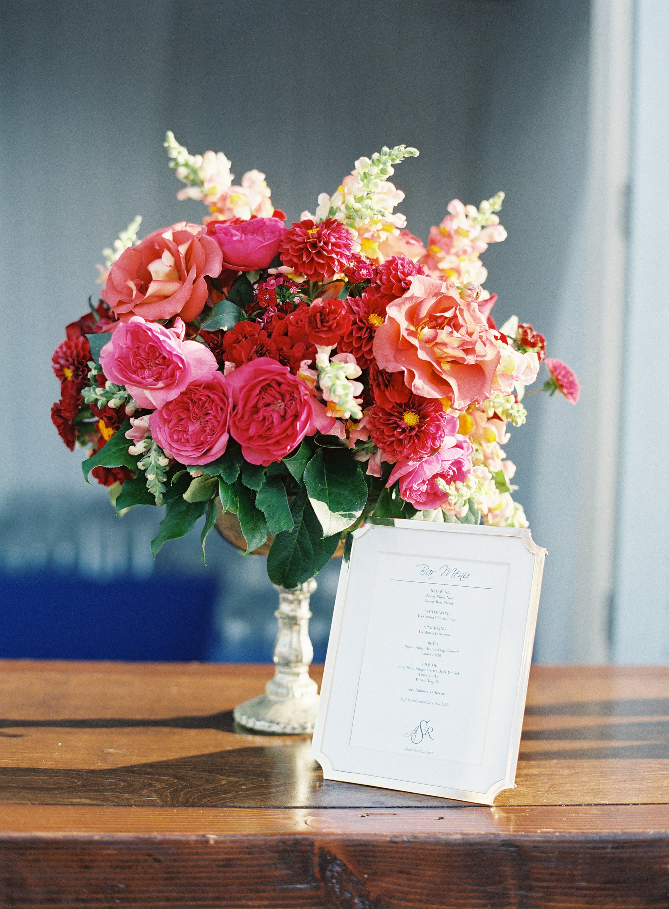 www.santabarbarawedding.com | Linda Chaja Photography | Santa Barbara Museum of Natural History Sea Center | Floral Arrangement