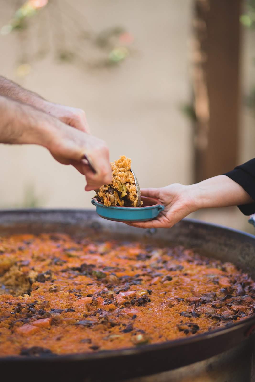 www.santabarbarawedding.com | Loquita | Live Paella Experience