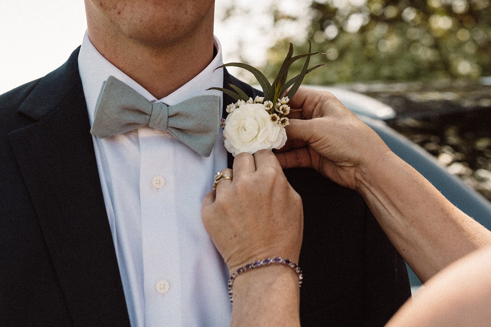 www.santabarbarawedding.com | Isabella Griffith Photography | El Capitan State Beach | KB Events | Alexis Ireland Florals | Groom’s Boutonniere 